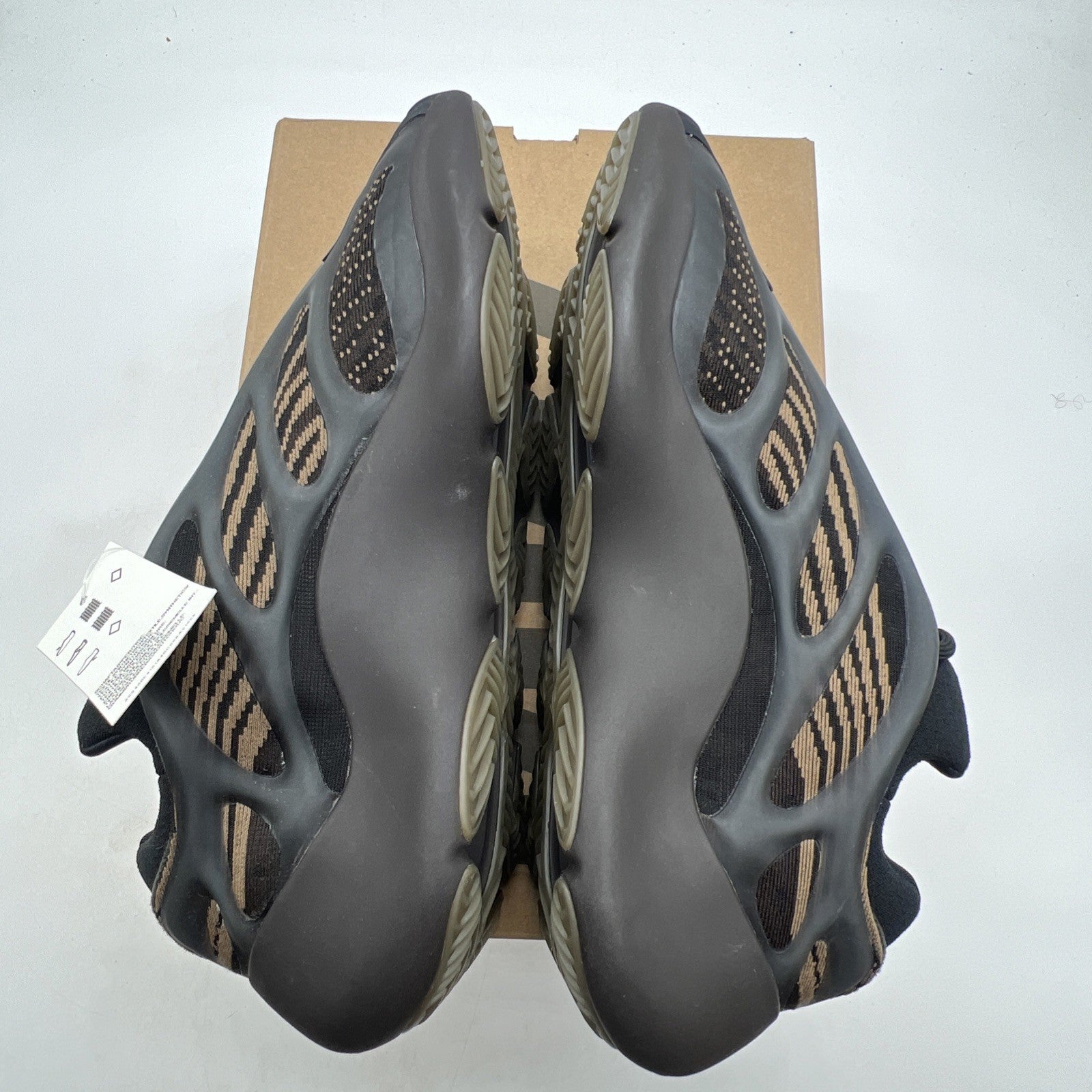 Size 10 - adidas Yeezy 700 V3 Clay Brown (GY0189)