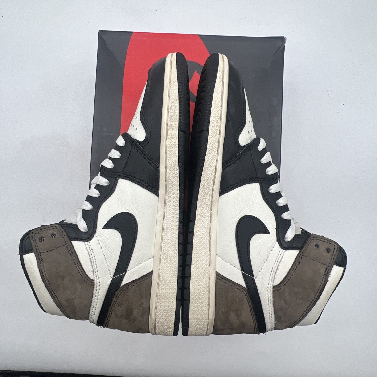 Size 7.5 - Air Jordan 1 Retro OG High Dark Mocha (555088-105)