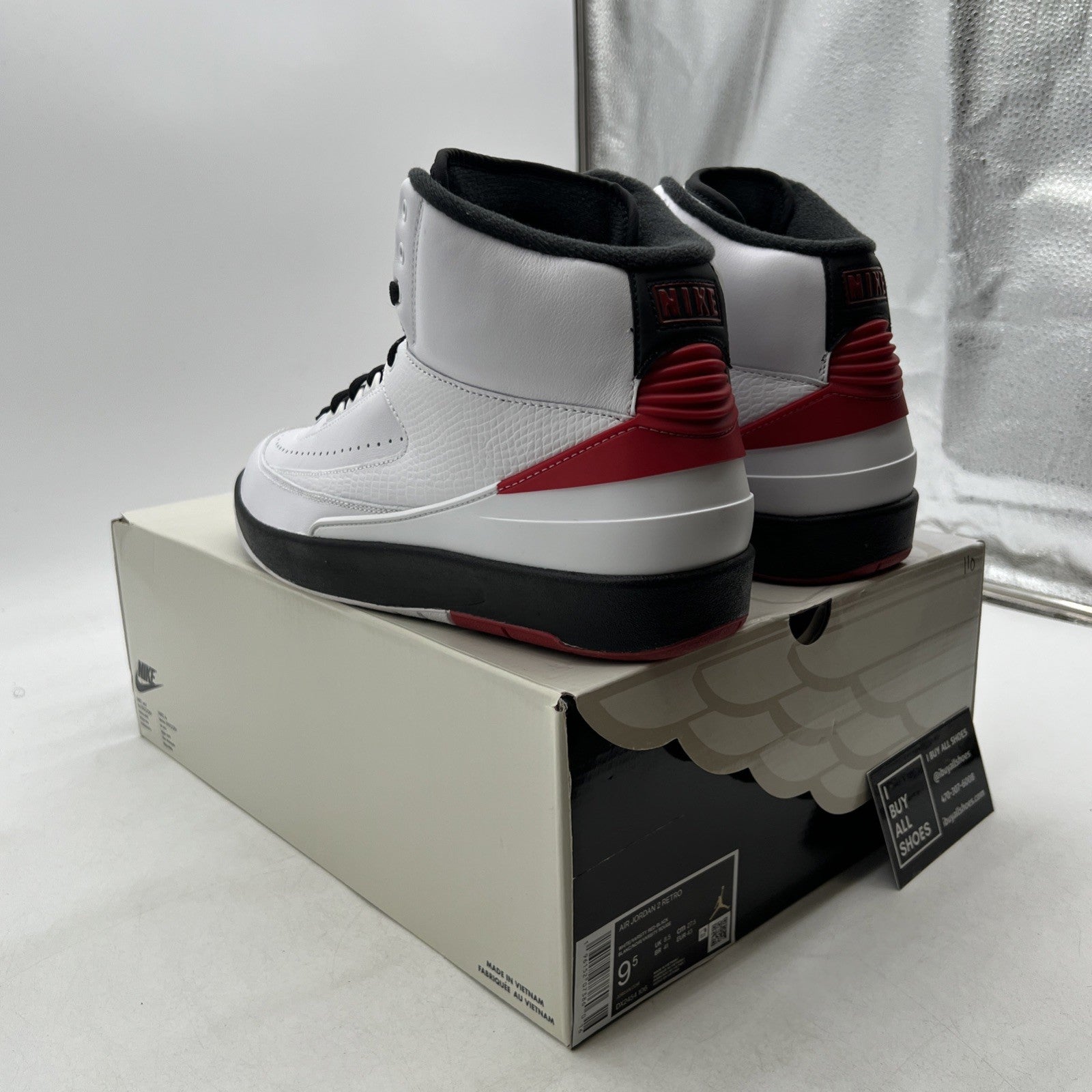 Size 9.5 - Air Jordan 2 Retro Mid Chicago (DX2454-106)
