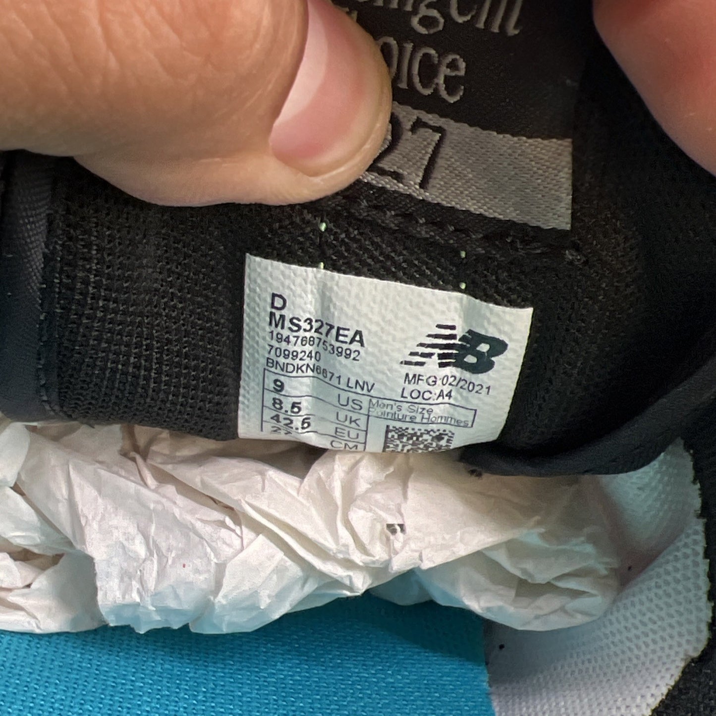 Size 9 - New Balance 327 Black Multi-Color (MS327EA)