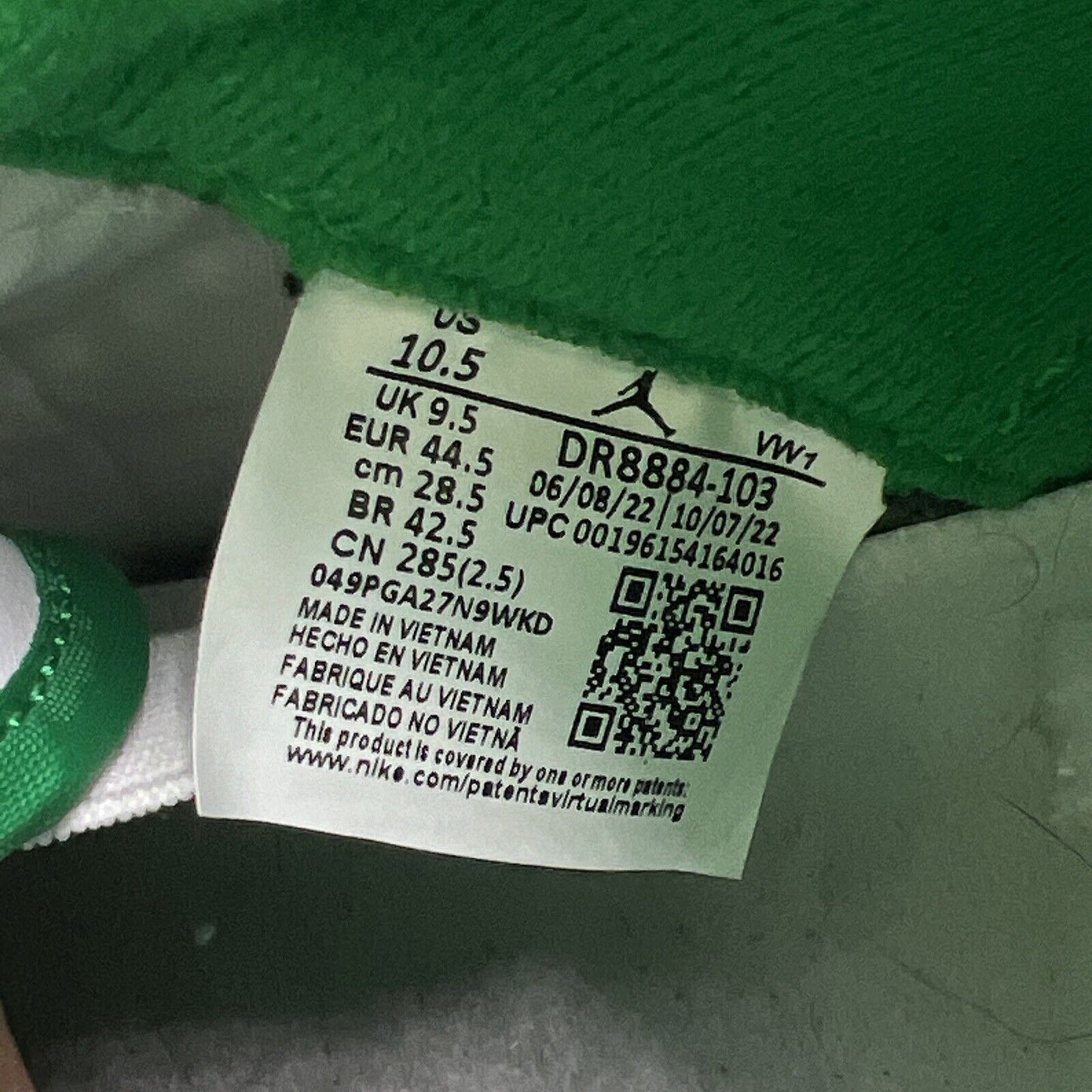 Size 10.5 - Jordan 2 Retro Lucky Green (DR8884-103)