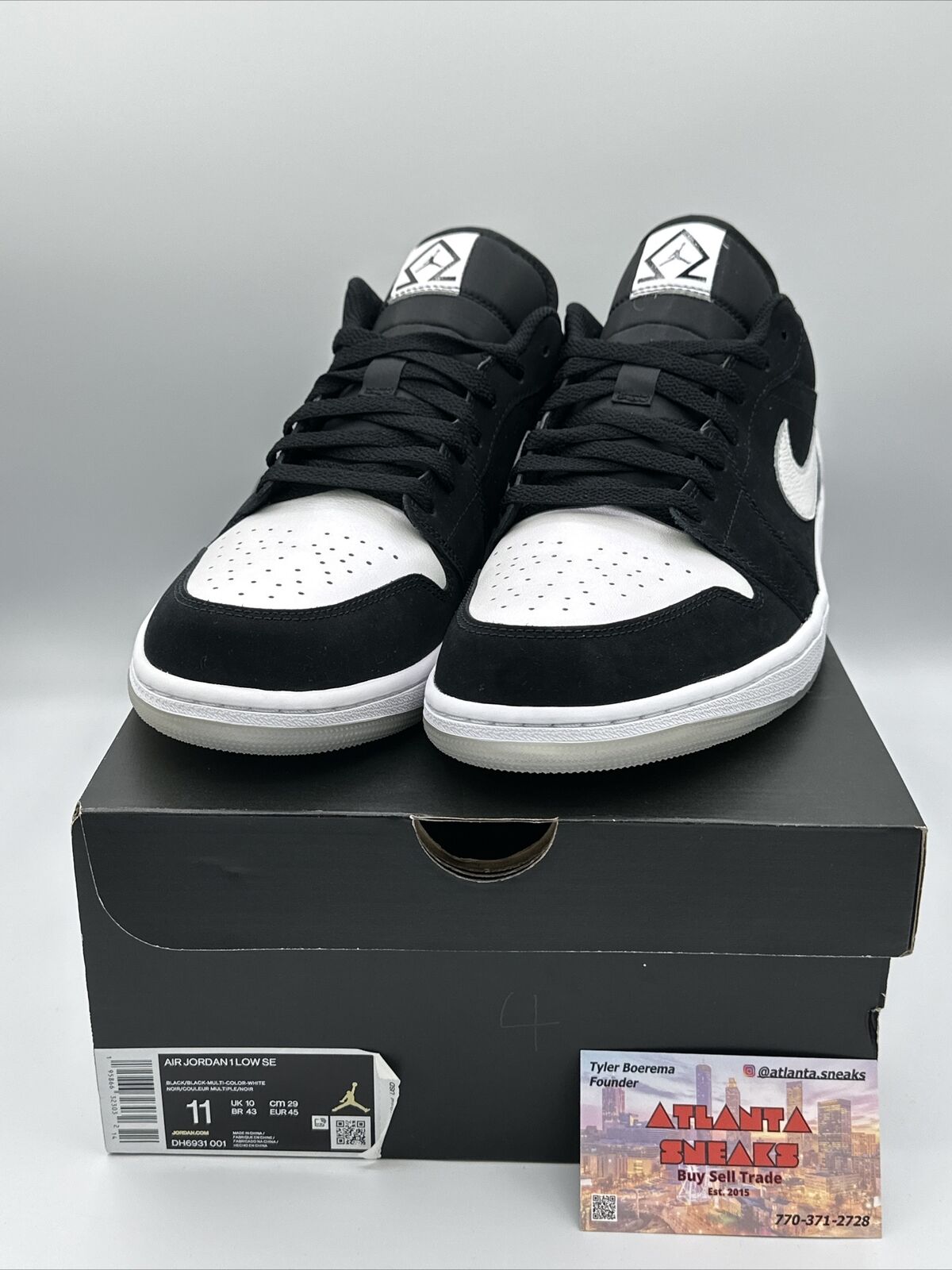 Size 11 - Jordan 1 Low SE Diamond 2022