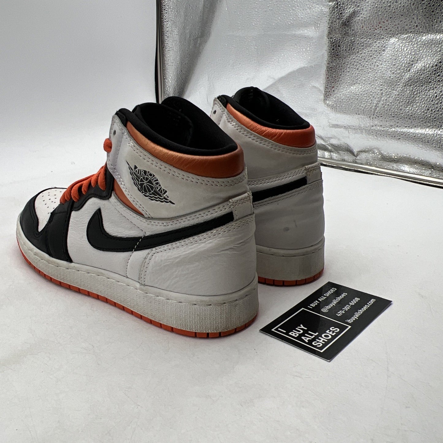 Size 5.5 - Air Jordan 1 Retro High Electro Orange (555088-180)
