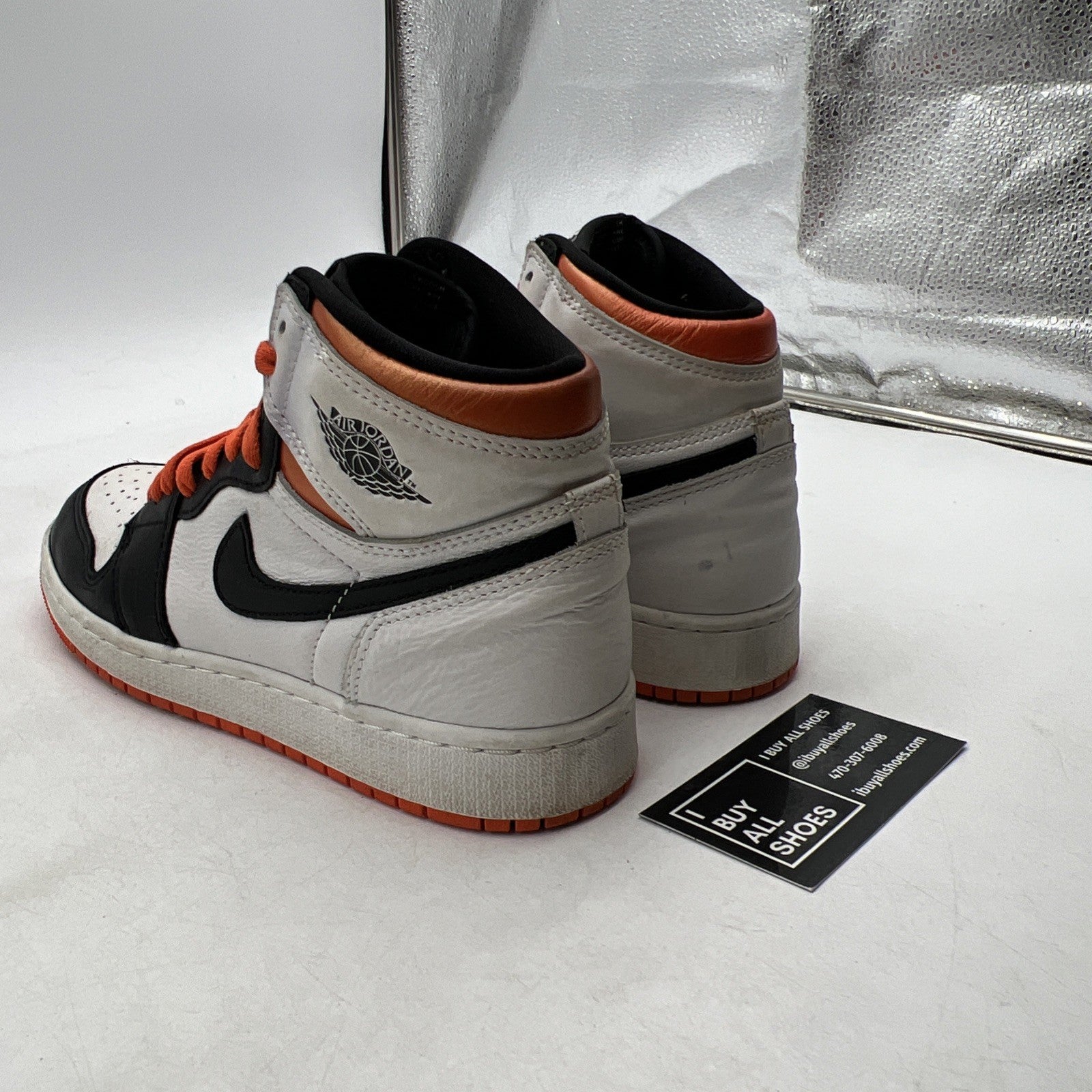 Size 5.5 - Air Jordan 1 Retro High Electro Orange (555088-180)