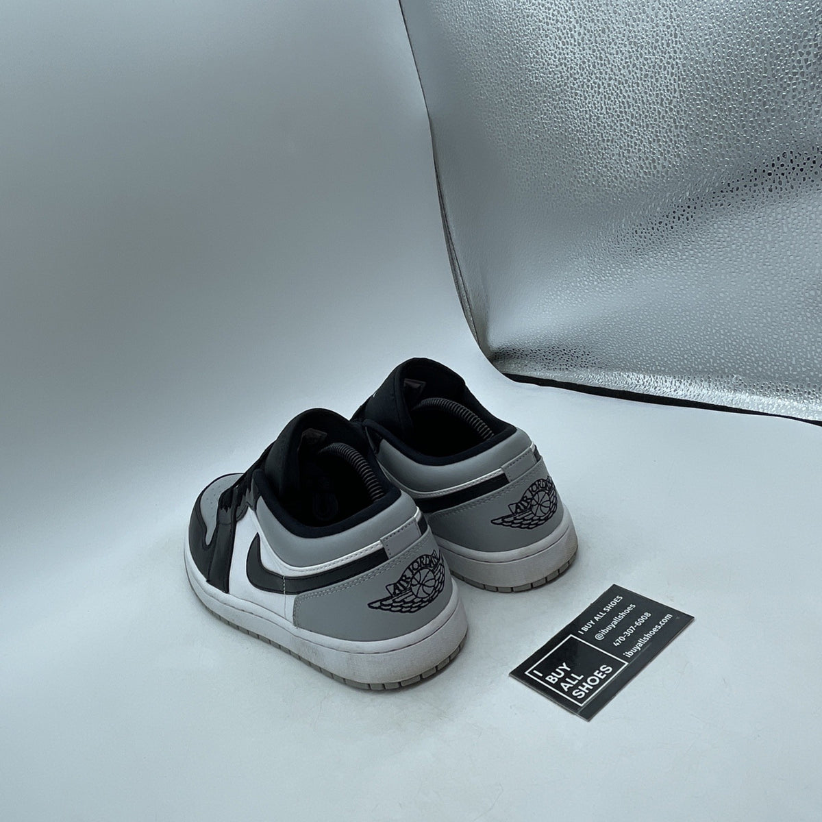 Size 8.5 - Air Jordan 1 Low Shadow Toe (553558-052)
