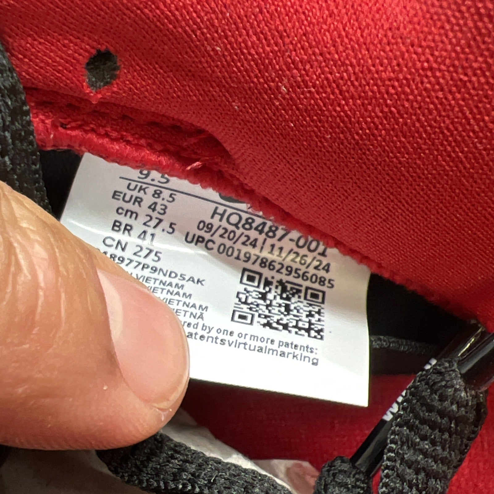 Size 9.5 - Supreme x Nike Dunk SB Low Black (HQ8487-001)