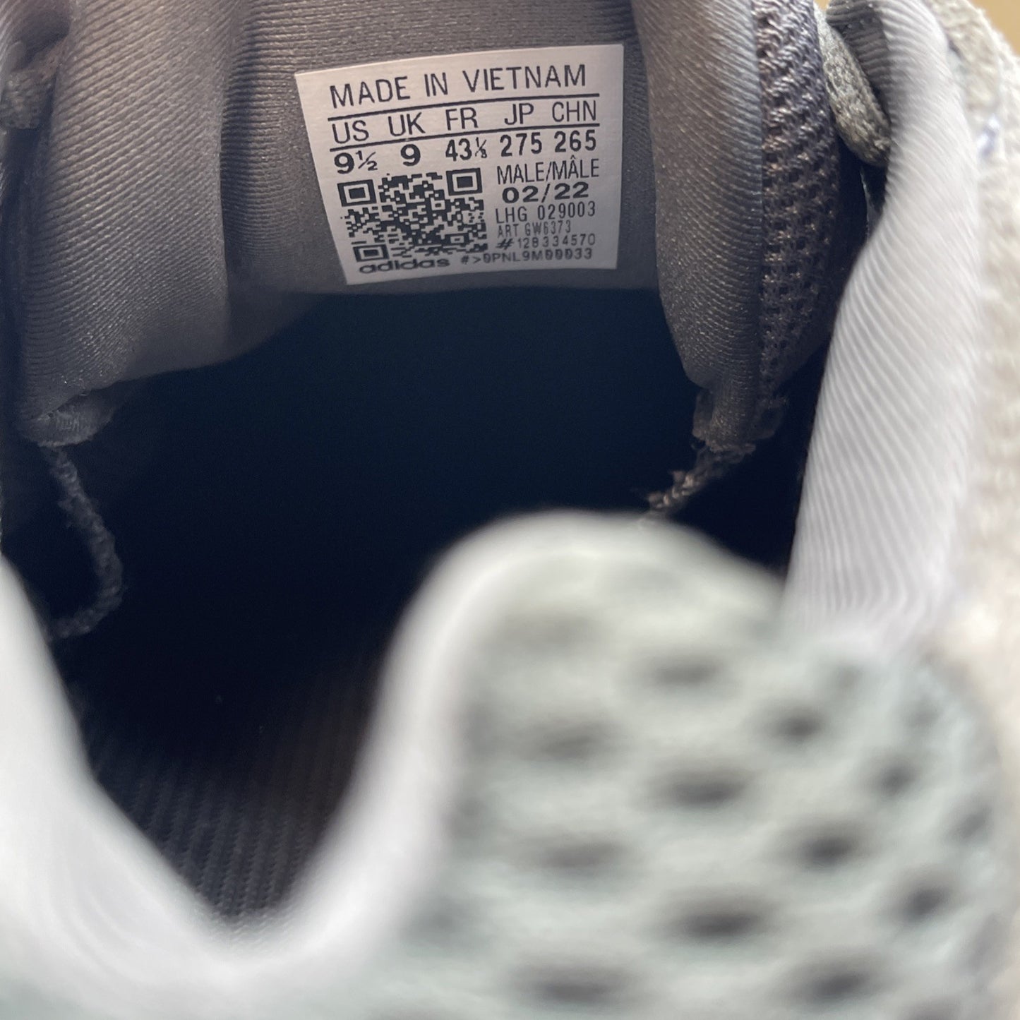 Size 9.5 - adidas Yeezy 500 Granite 2022 Grey Suede Leather (GW6373)
