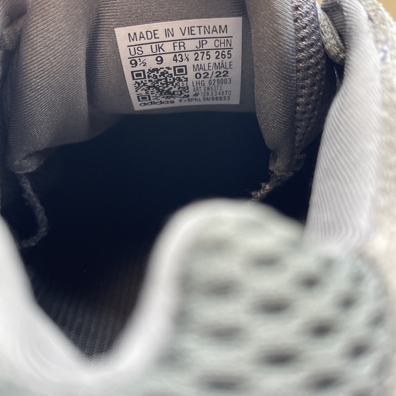 Size 9.5 - adidas Yeezy 500 Granite 2022 Grey Suede Leather (GW6373)