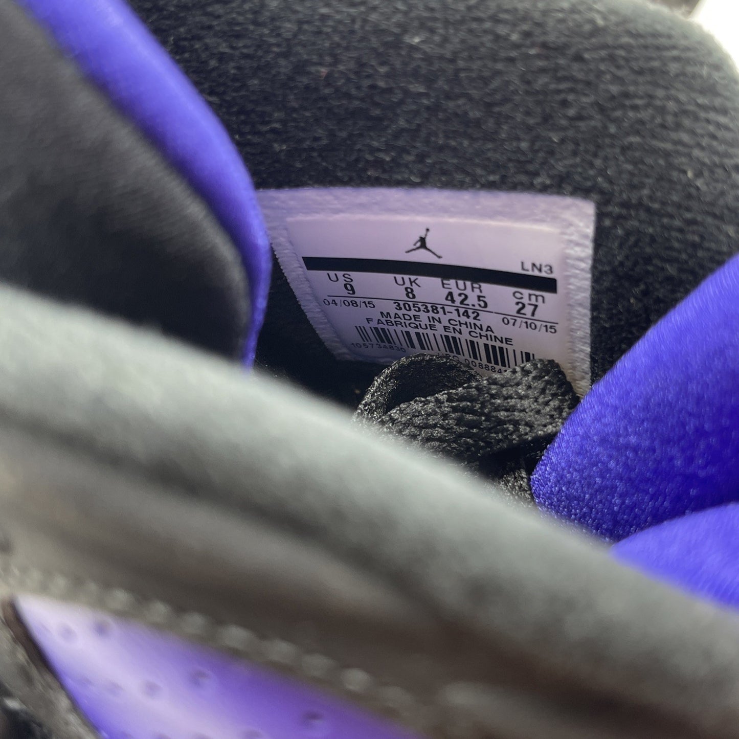 Size 9 - Air Jordan 8 Three-Peat White Black Purple Suede Leather (305381-142)