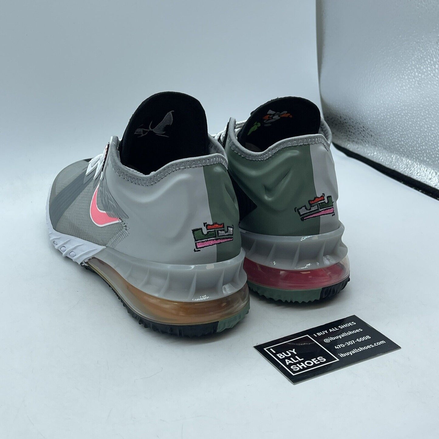 Size 8 - Nike Space Jam x LeBron 18 Low Bugs x Marvin Suede Leather (CV7562-005)