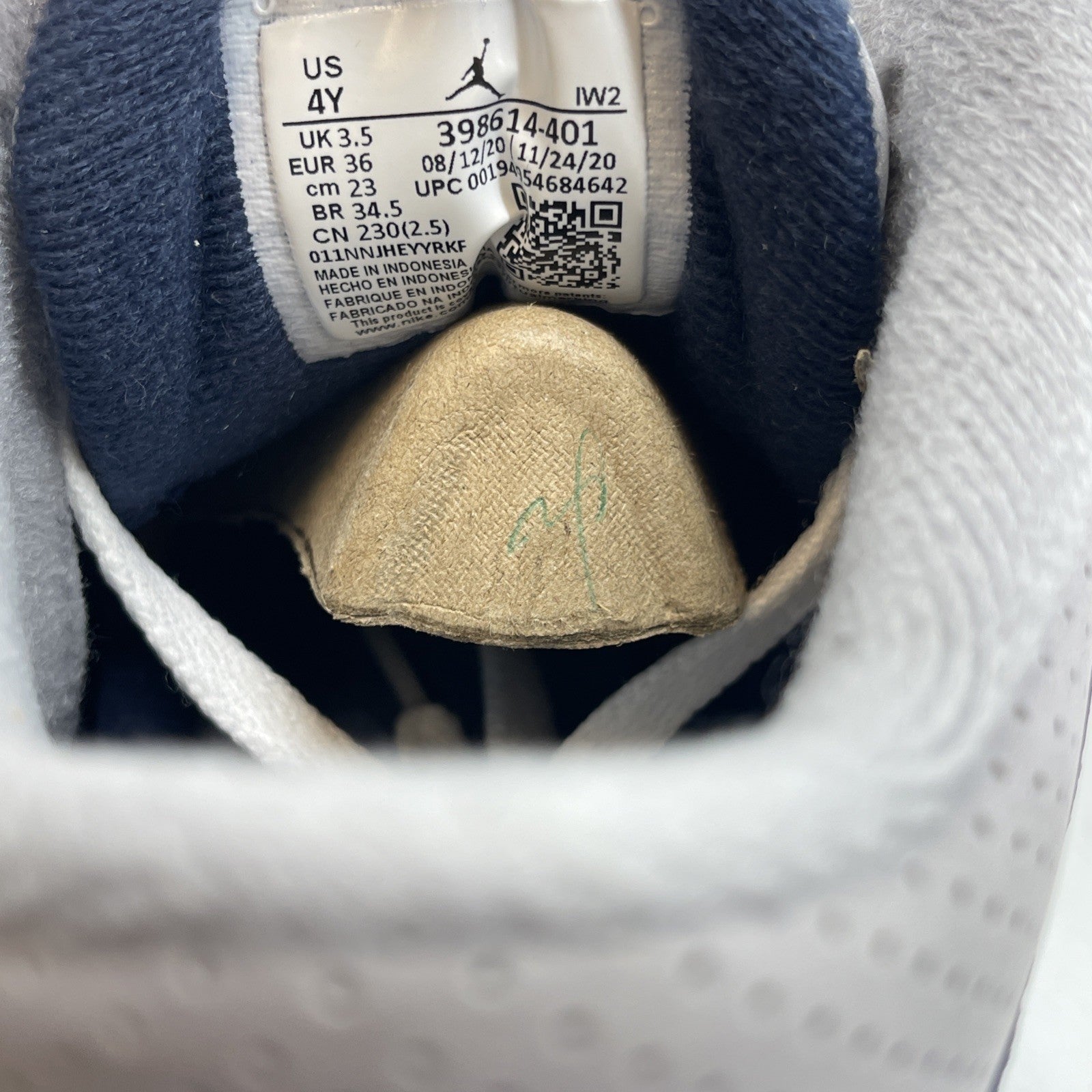 Size 4Y (GS) - Jordan 3 Retro Mid Georgetown Blue Grey Leather (398614-401)