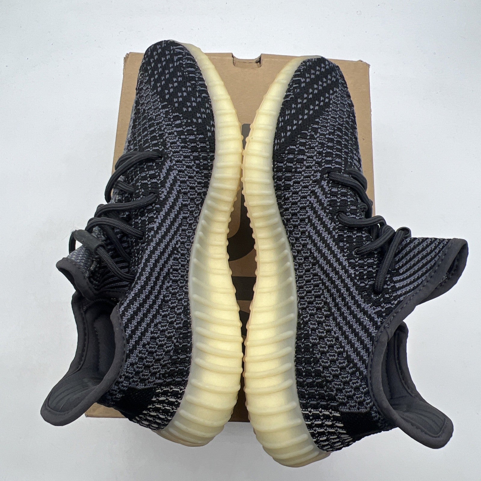 Size 9 - adidas Yeezy Boost 350 V2 Low Carbon (FZ5000)