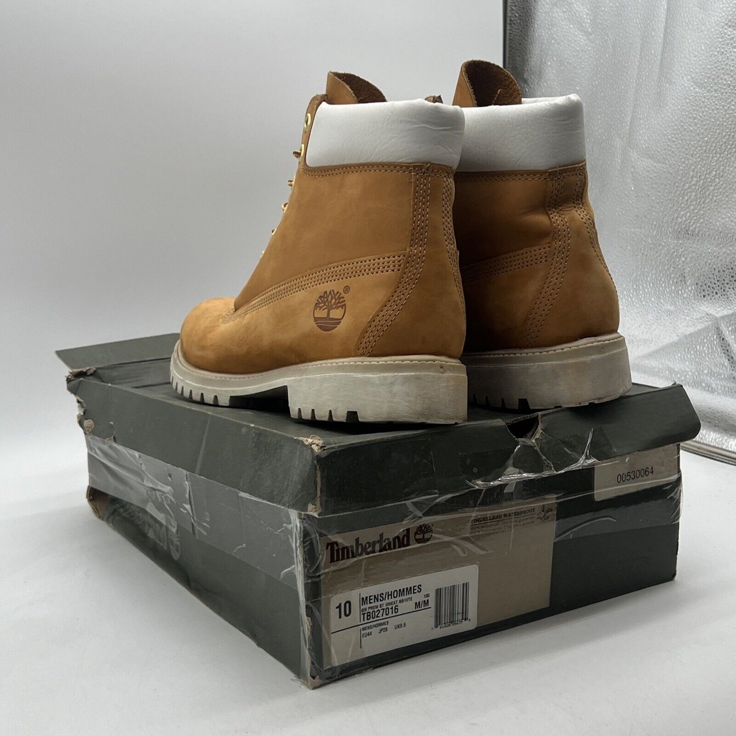 Size 10 - Timberland Boots Special edition White Trim Wheat White (TB027016)