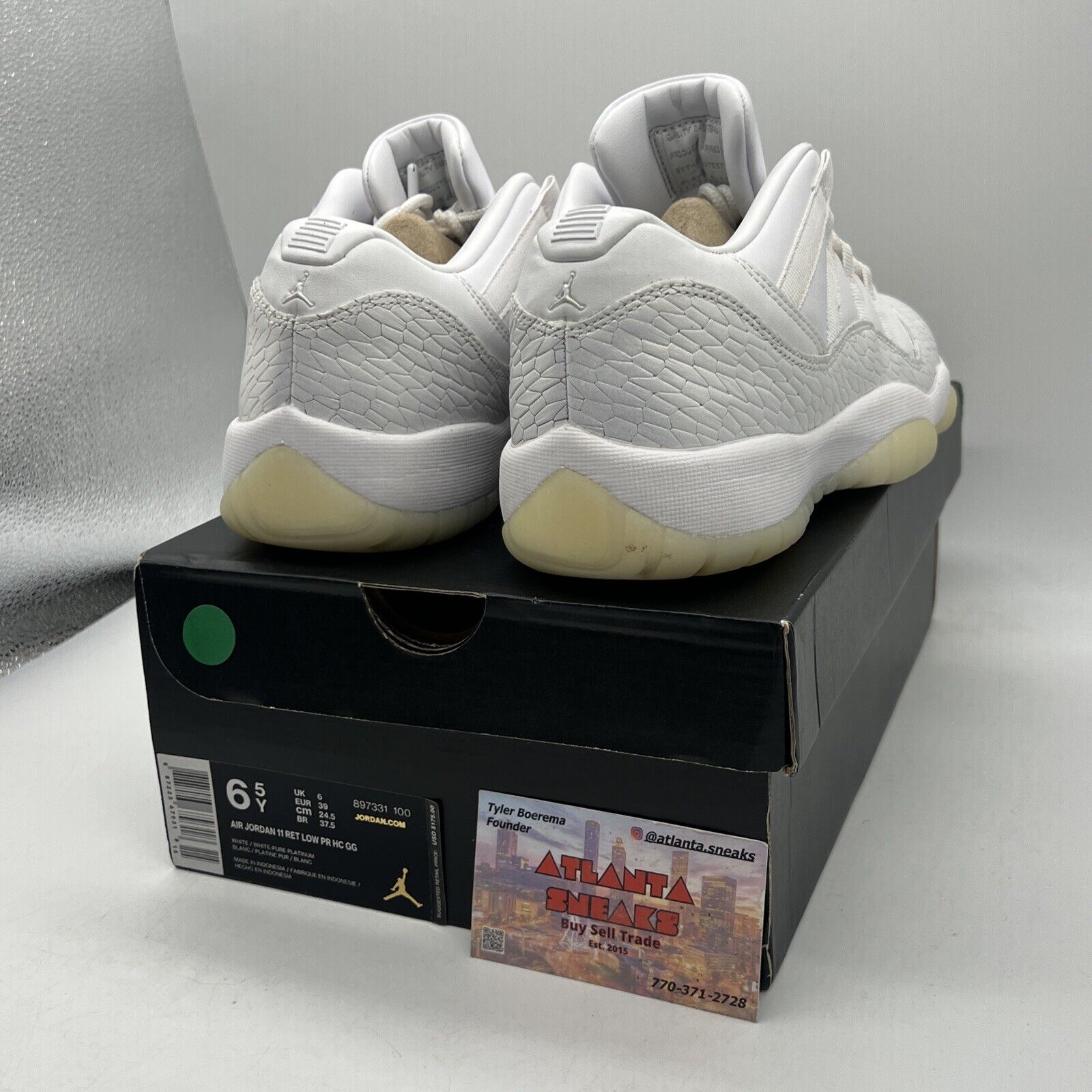 Jordan 11 Retro Low Heiress Pure Platinum Boy 5.5Y 897331-100 White