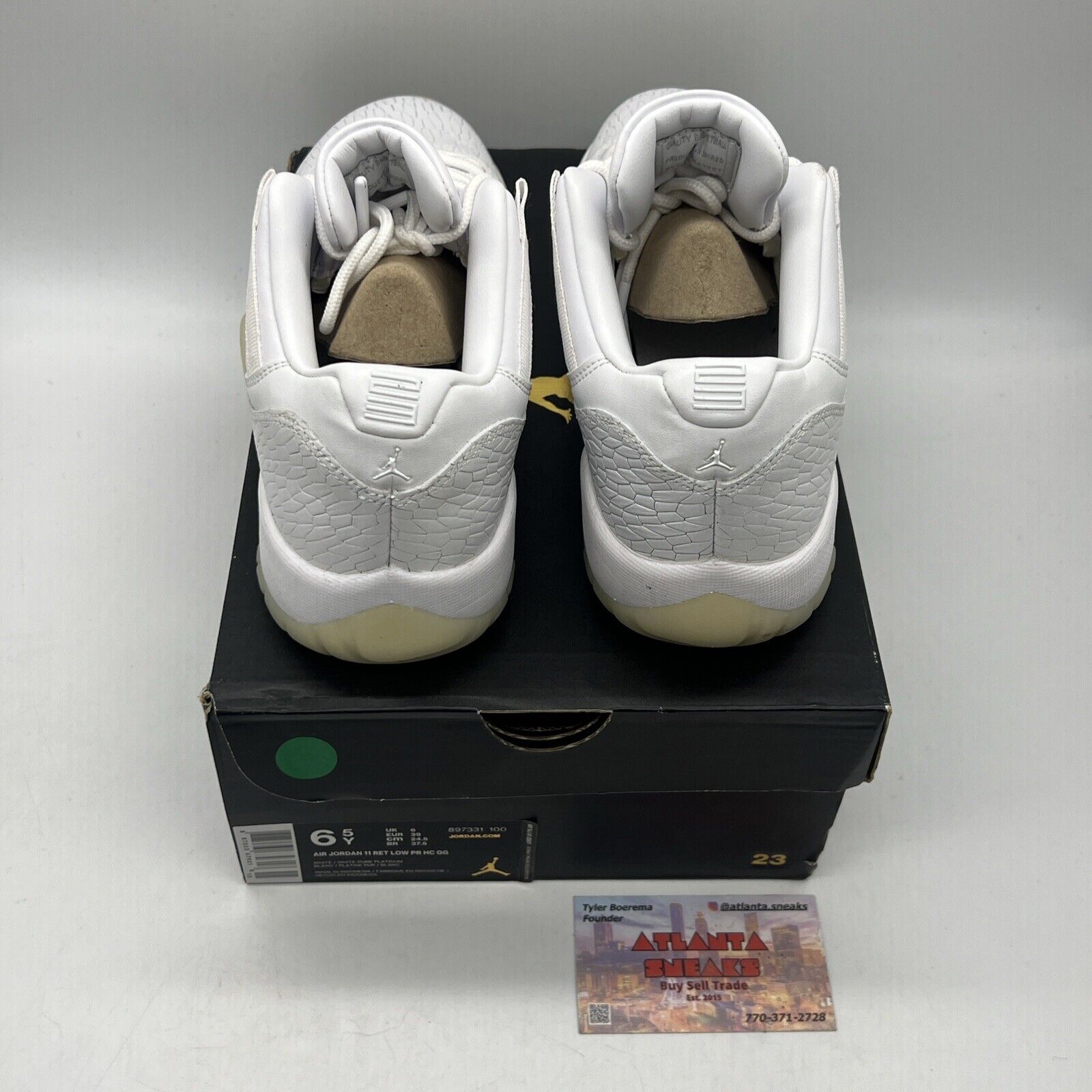 Jordan 11 Retro Low Heiress Pure Platinum Boy 5.5Y 897331-100 White