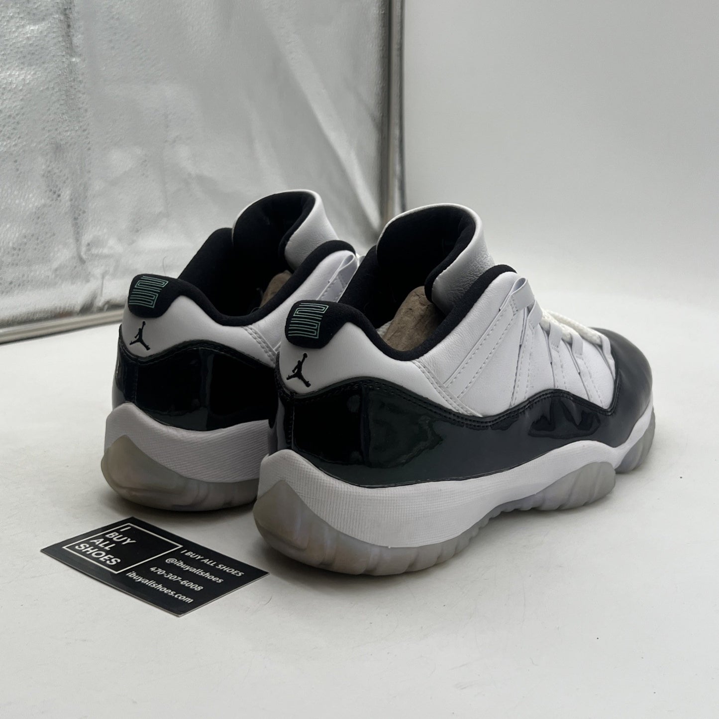 Size 9.5 - Air Jordan 11 Retro Low Emerald (528895-145)