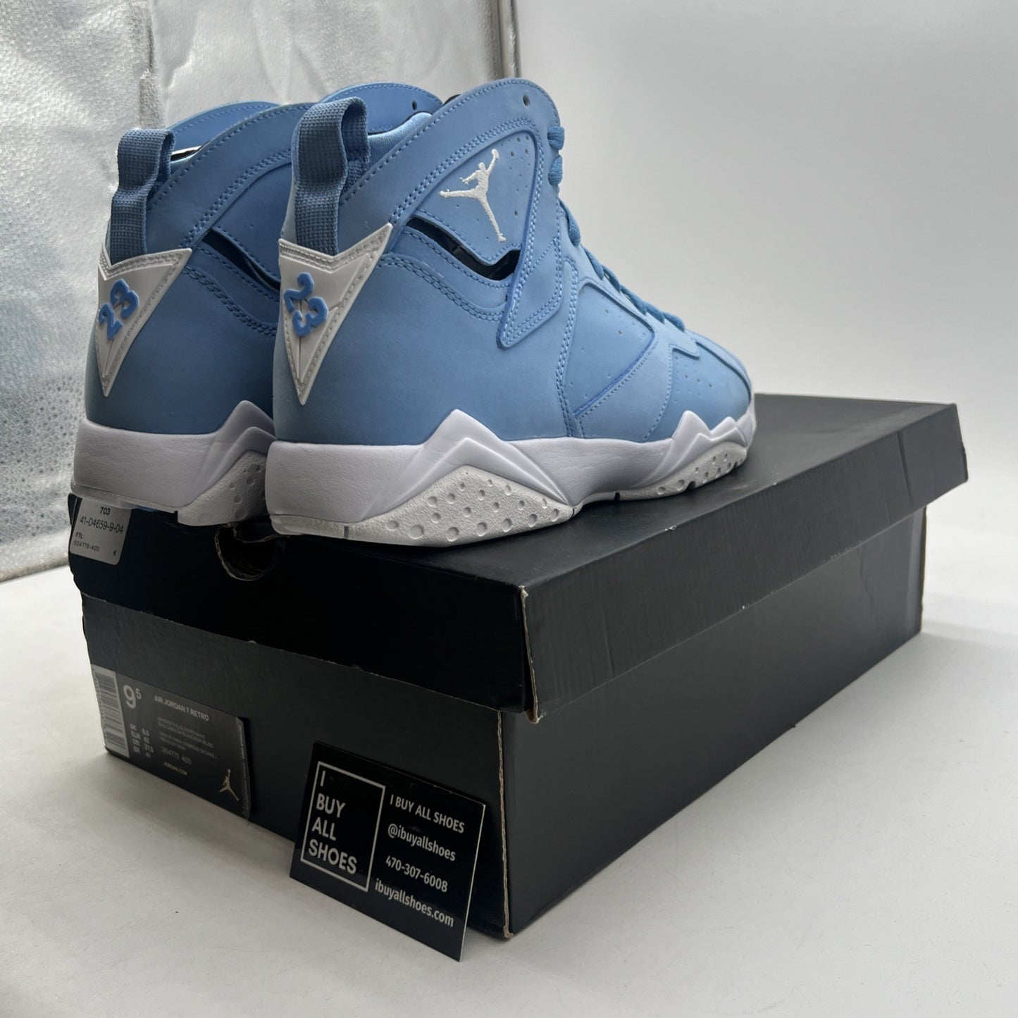 Size 9.5 - Air Jordan 7 Retro Pantone (304775-400)