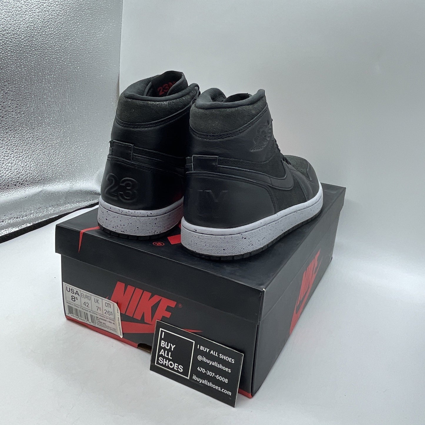 Size 8.5 - Air Jordan 1 Retro NYC High 23NY. (715060-002)