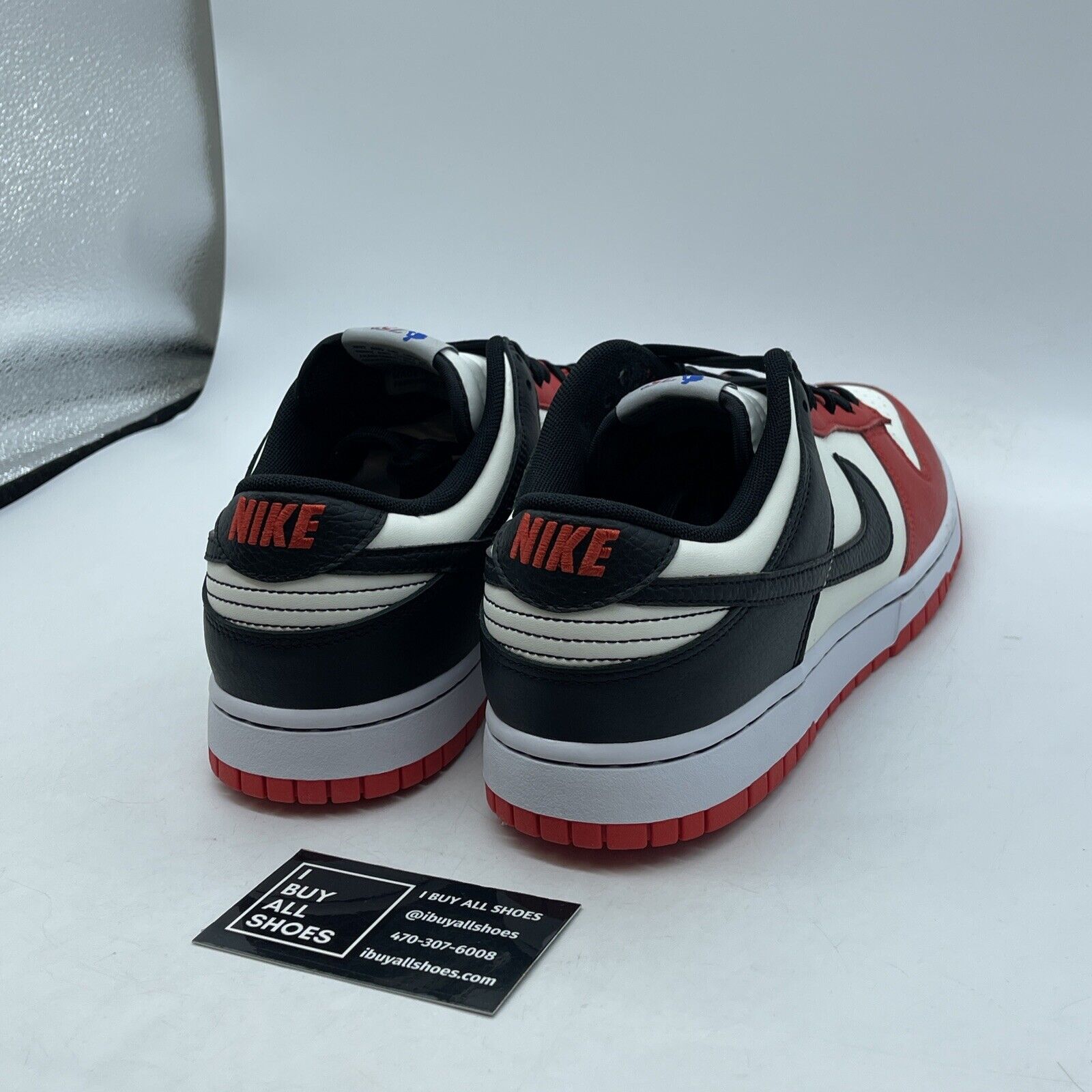 Size 11 - Nike Dunk Low EMB x NBA 75th Anniversary - Bulls Leather (DD3363-100)