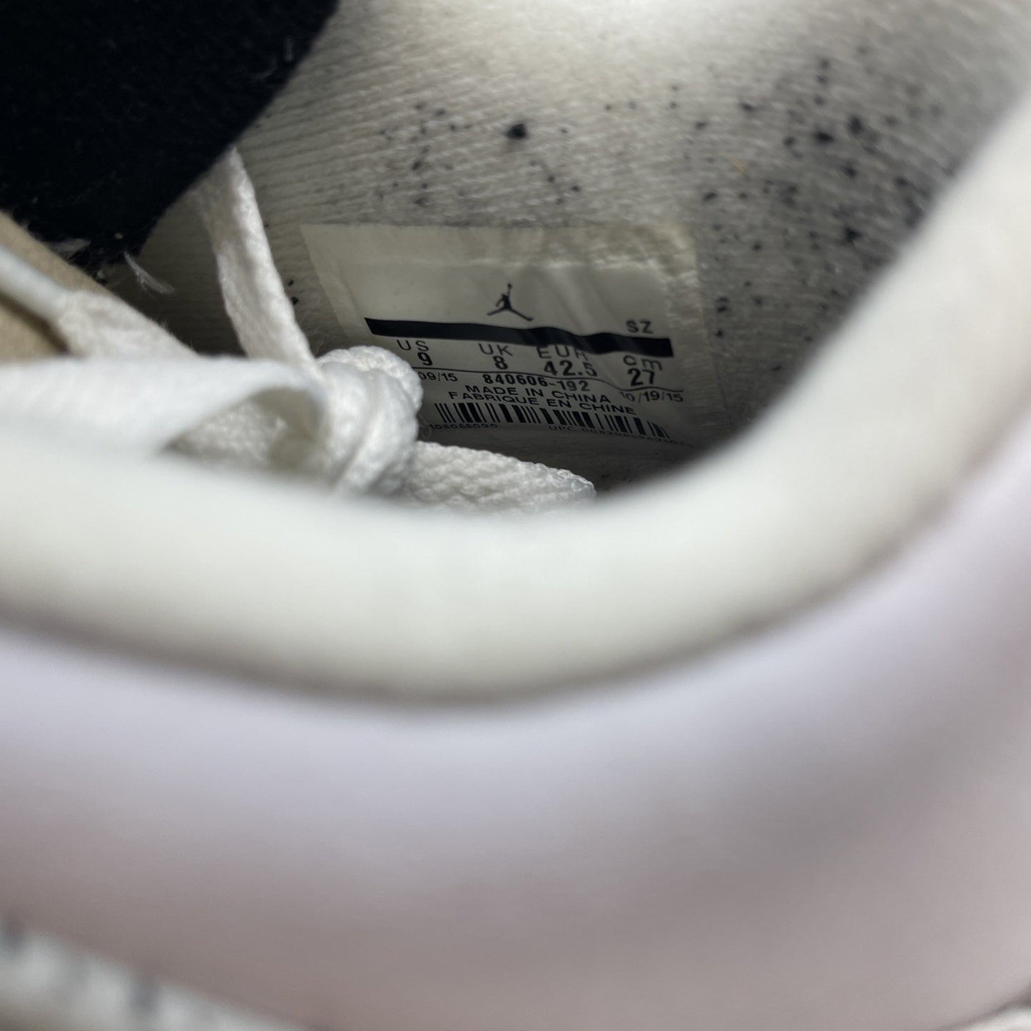 Size 9 - Air Jordan 4 Retro OG Mid White Cement (840606-192)
