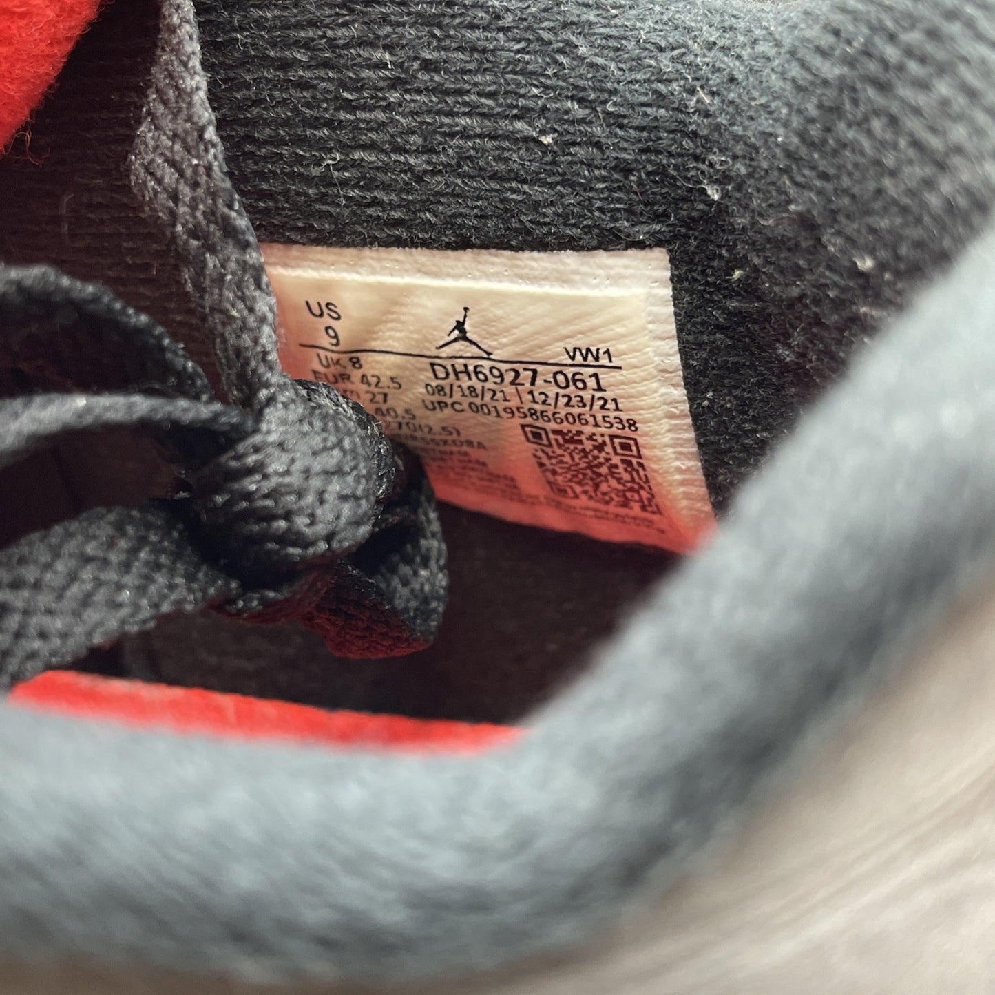 Size 9 - Air Jordan 4 Retro Mid Infrared (DH6927-061)