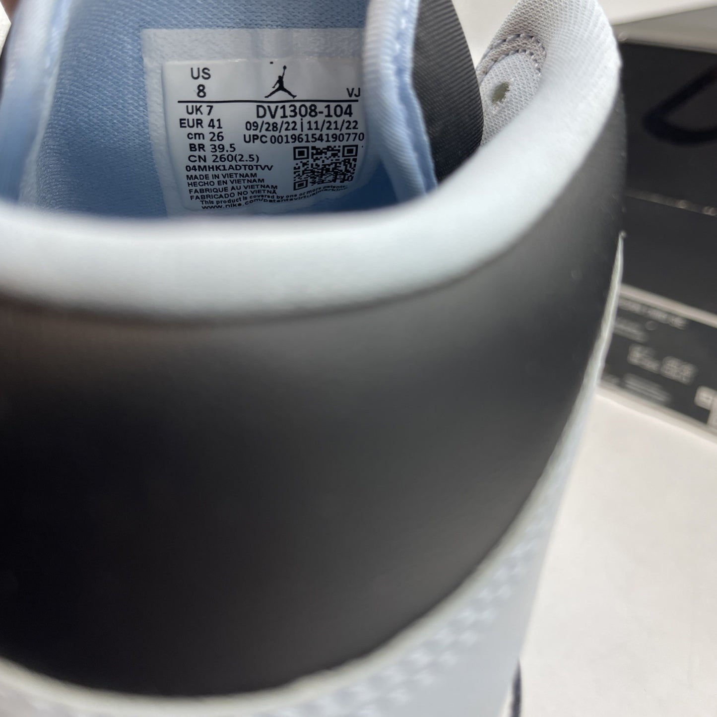 Size 8 - Air Jordan 1 Mid SE White Ice Blue (DV1308-104)
