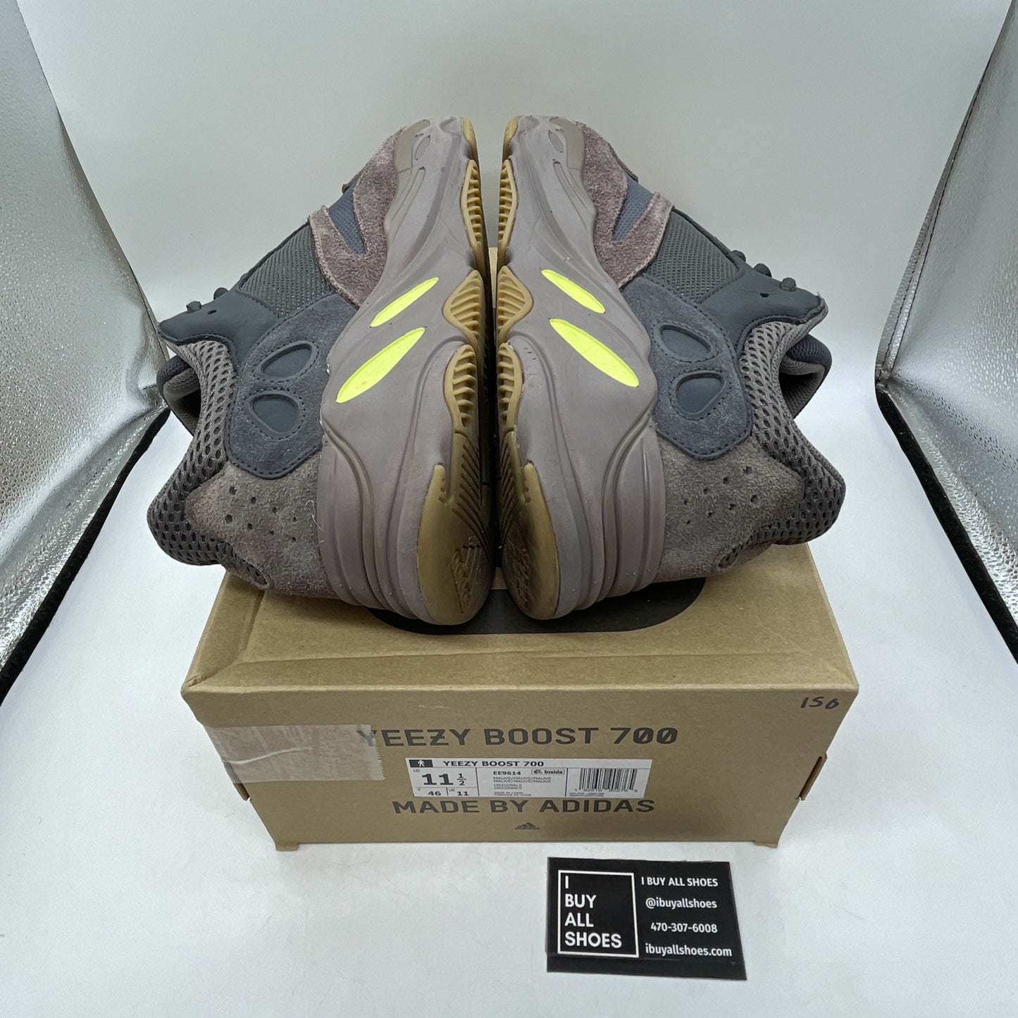 Size 11.5 - adidas Yeezy Boost 700 V1 Mauve (EE9614)