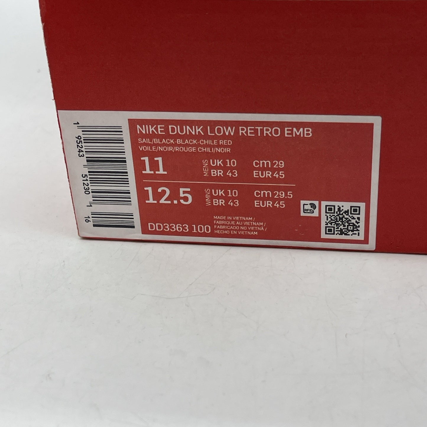 Size 11 - Nike Dunk Low EMB x NBA 75th Anniversary Bulls 2021 (DD3363-100)