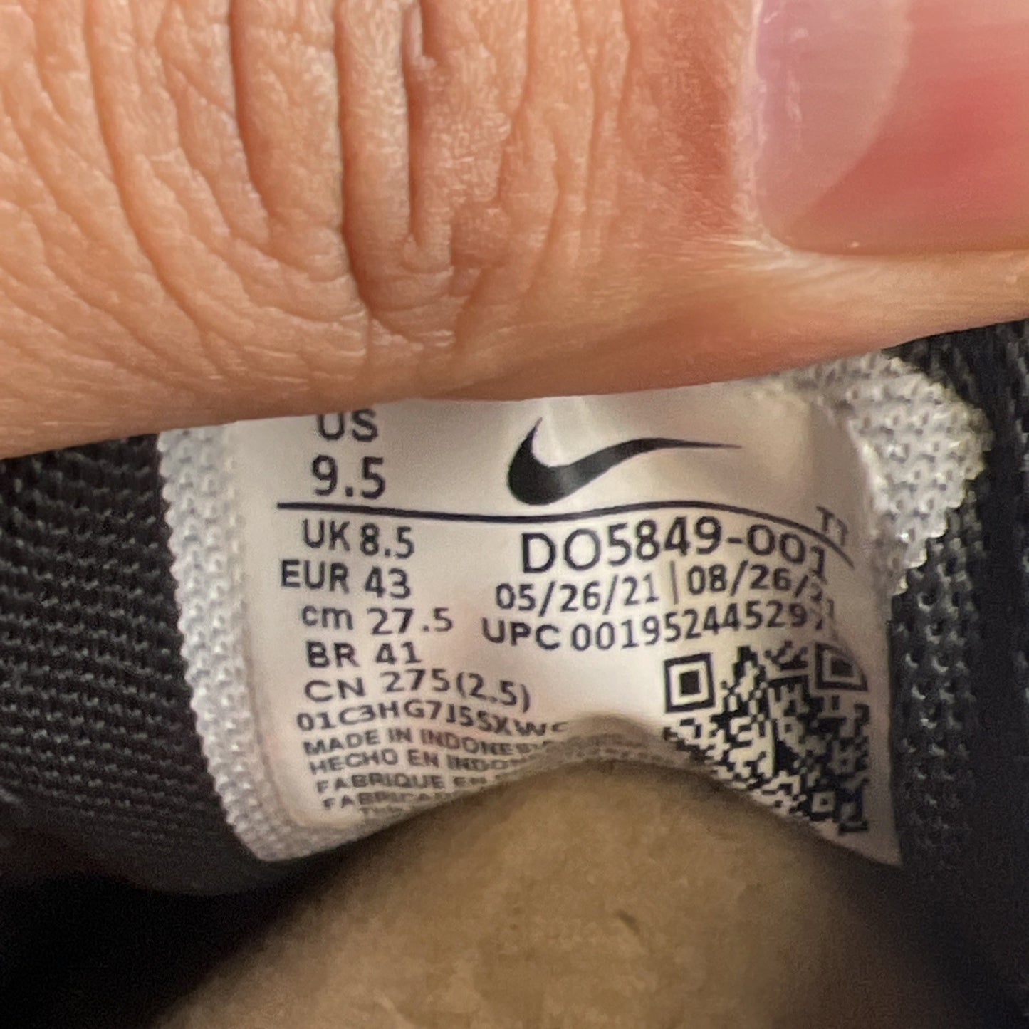 Size 9.5 - Nike Air Max 270 Go The Extra Smile (DO5849-001)