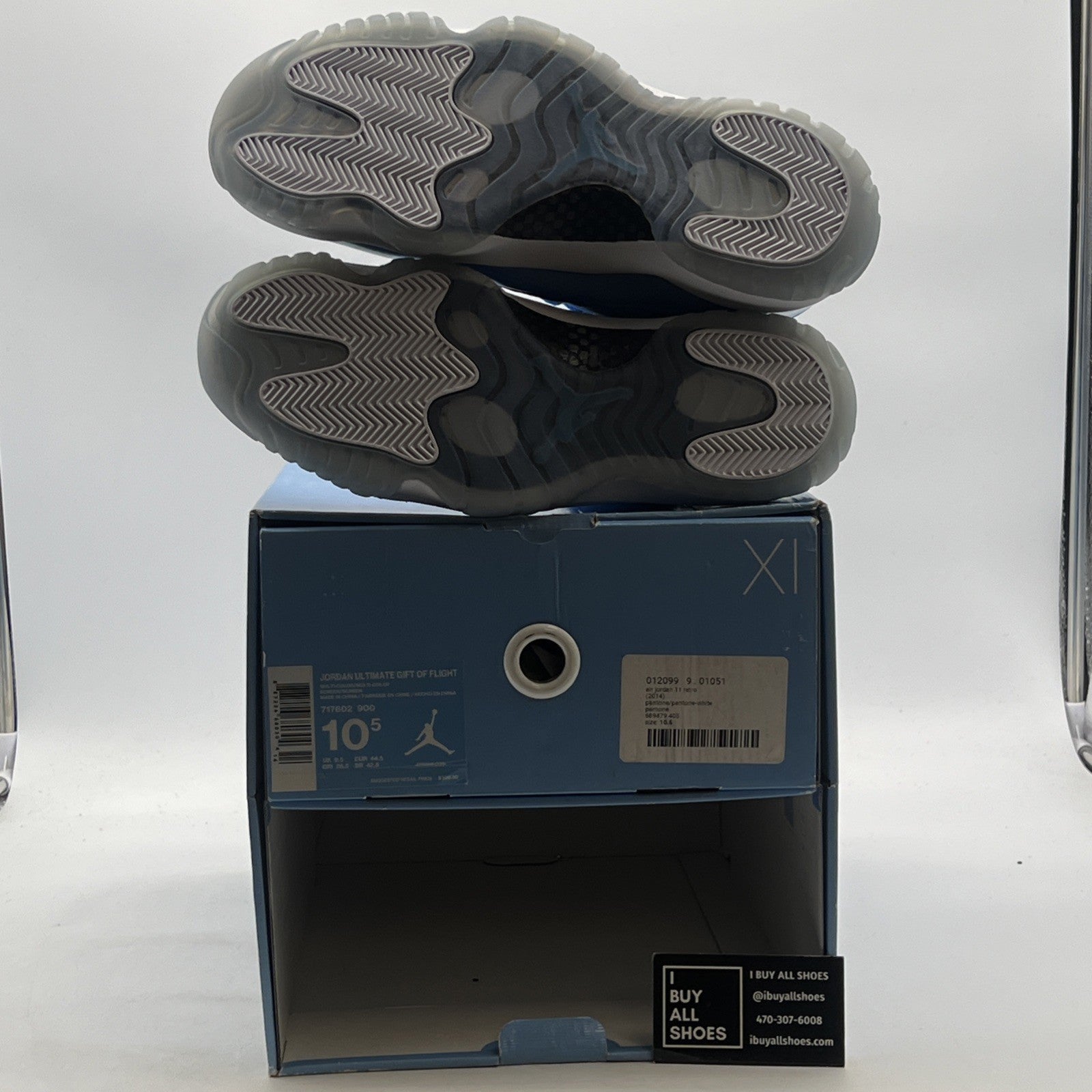 Size 10.5 - Air Jordan 11 Retro Pantone (689479-405)