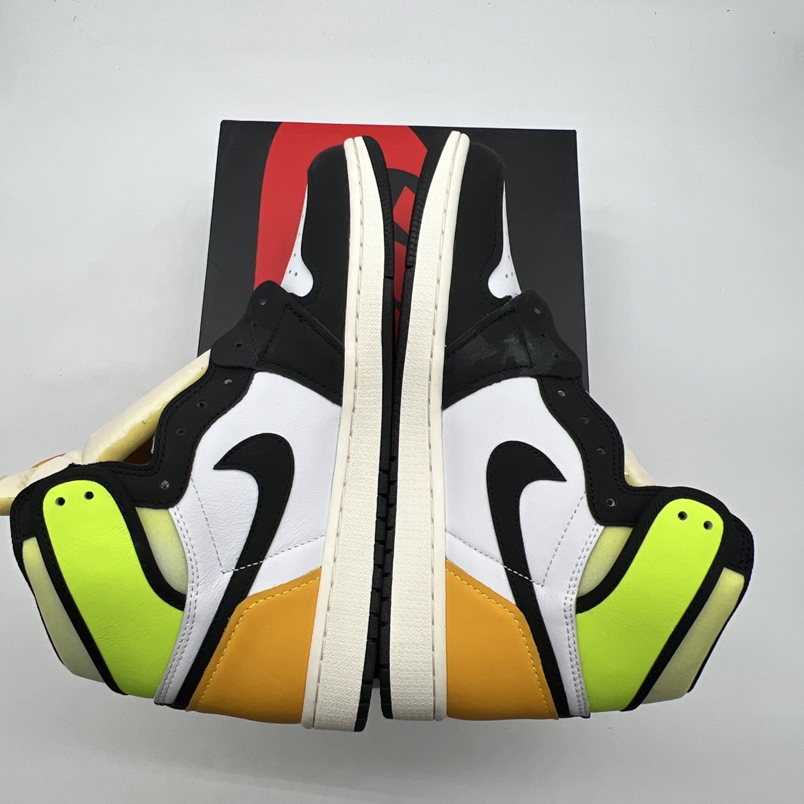 Size 10 - Air Jordan 1 Retro High OG Volt (555088-118)