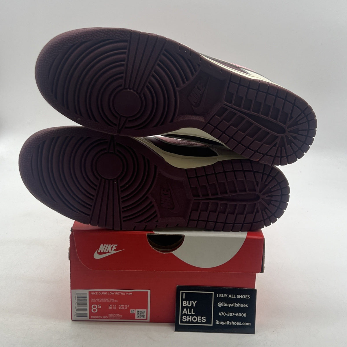 Size 8.5 - Nike Dunk Low Premium Valentine's Day (DR9705-100)