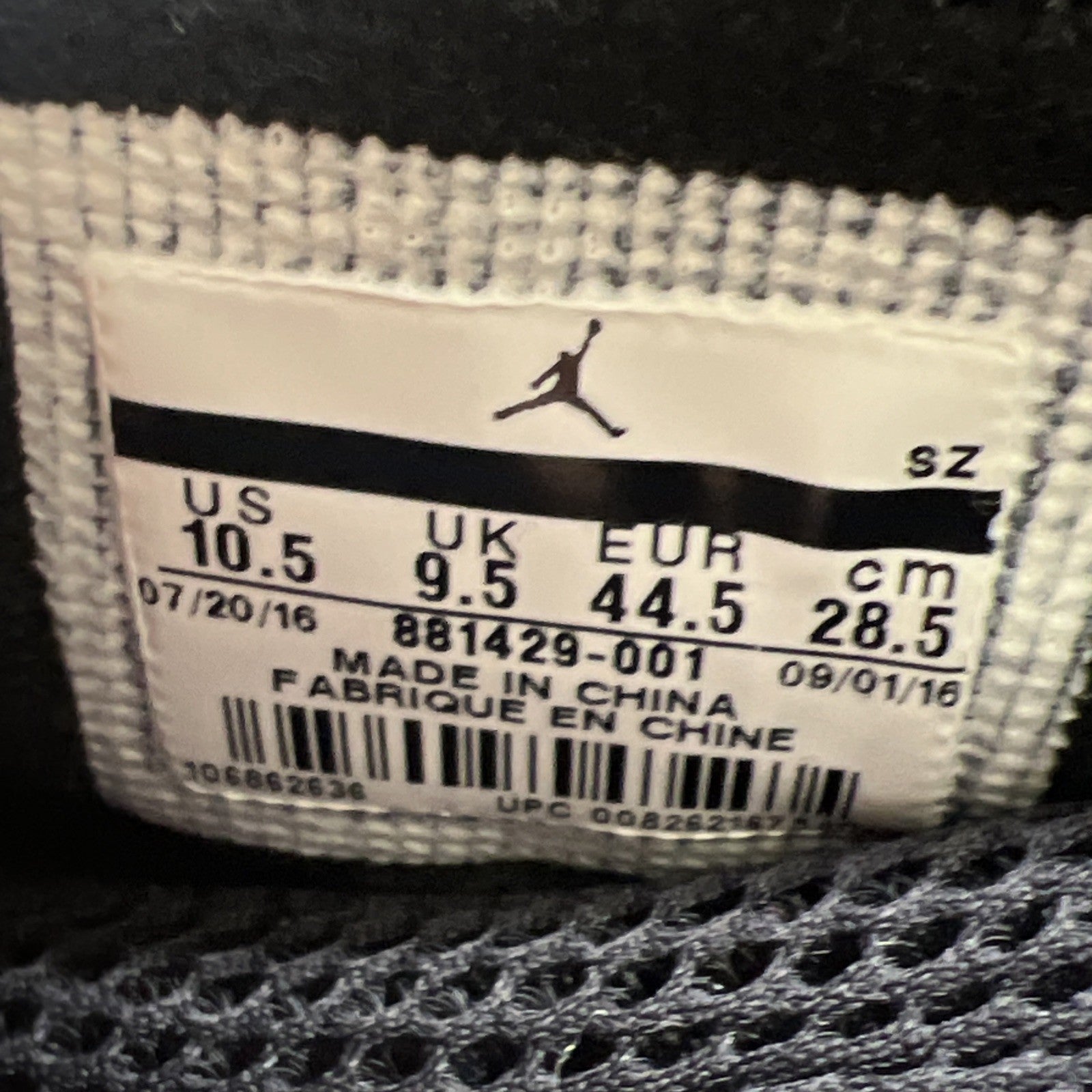 Size 10.5 - Air Jordan 15 Retro 2017 Stealth (881429-001)