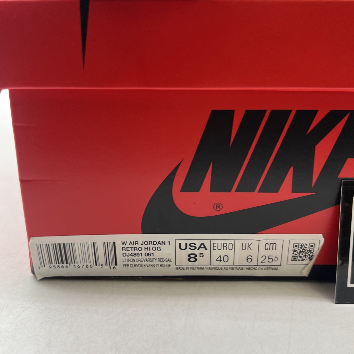 Size 8.5W - Air Jordan 1 OG High Newstalgia Chenille W (DJ4891-061)