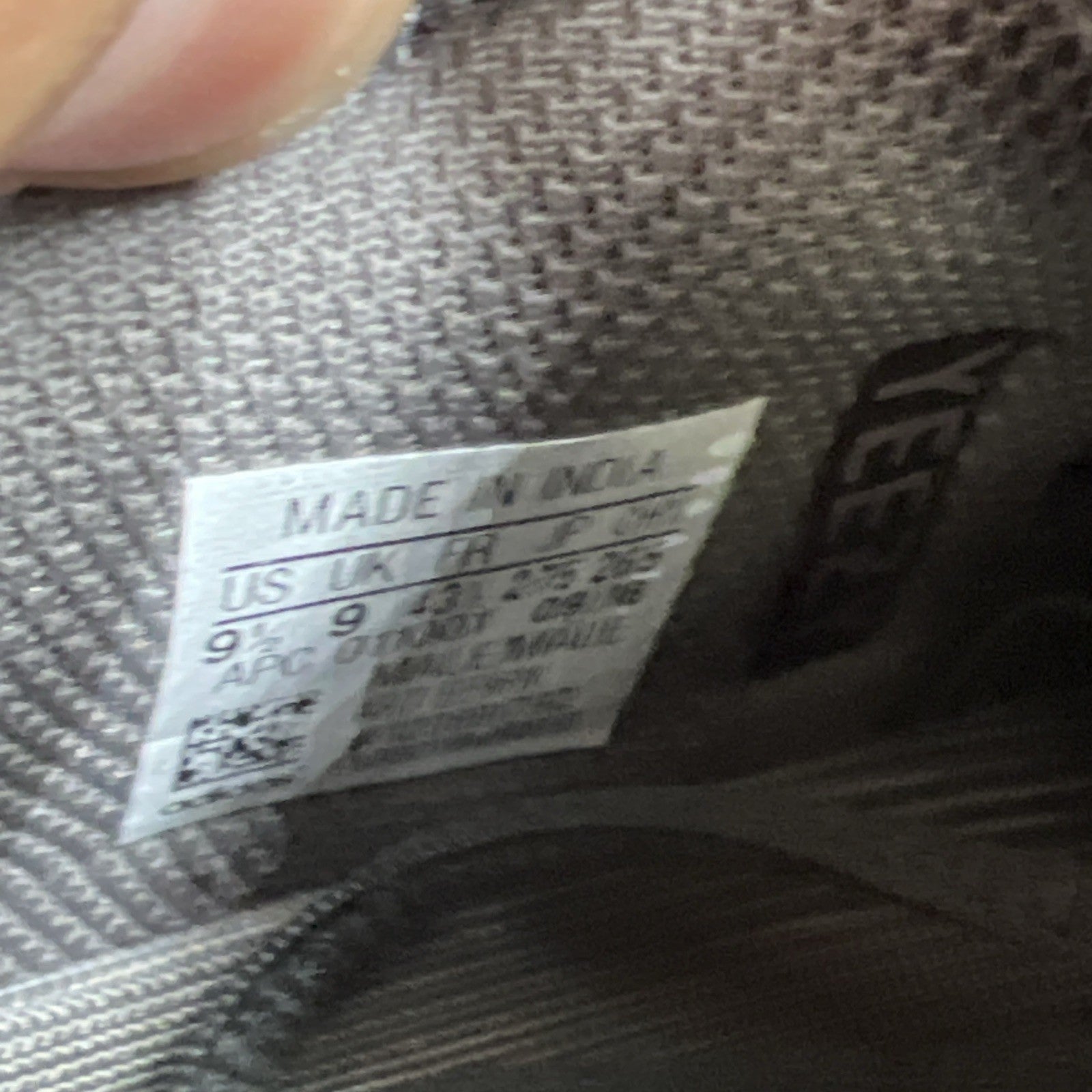Size 9.5 - adidas Yeezy Boost 700 V1 Mauve (EE9614)