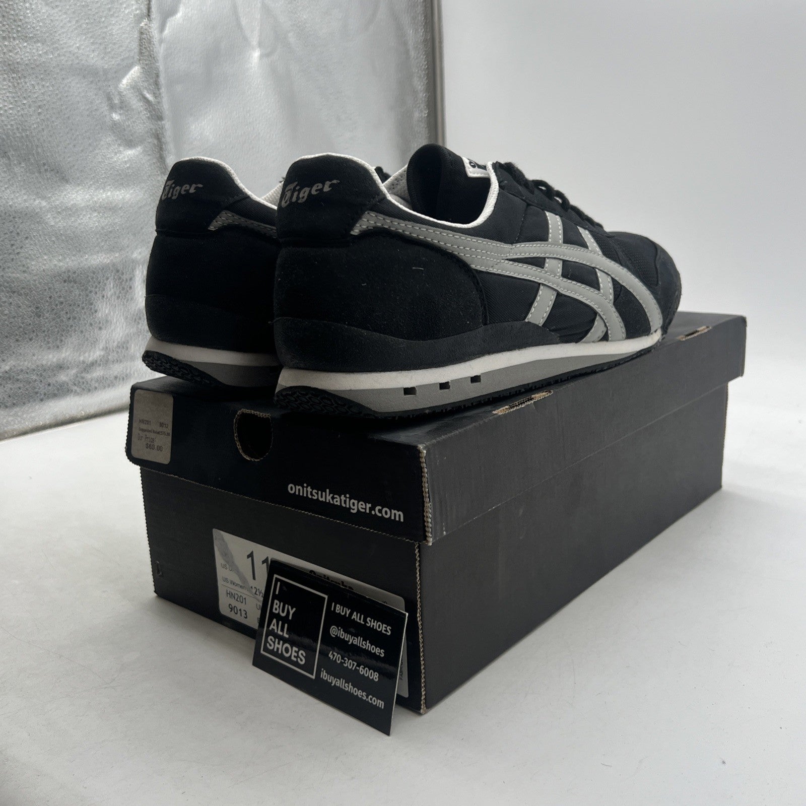 Size 11 - Onitsuka Tiger SERRANO Sneakers Unisex Black / Light Grey (HN201-9013)