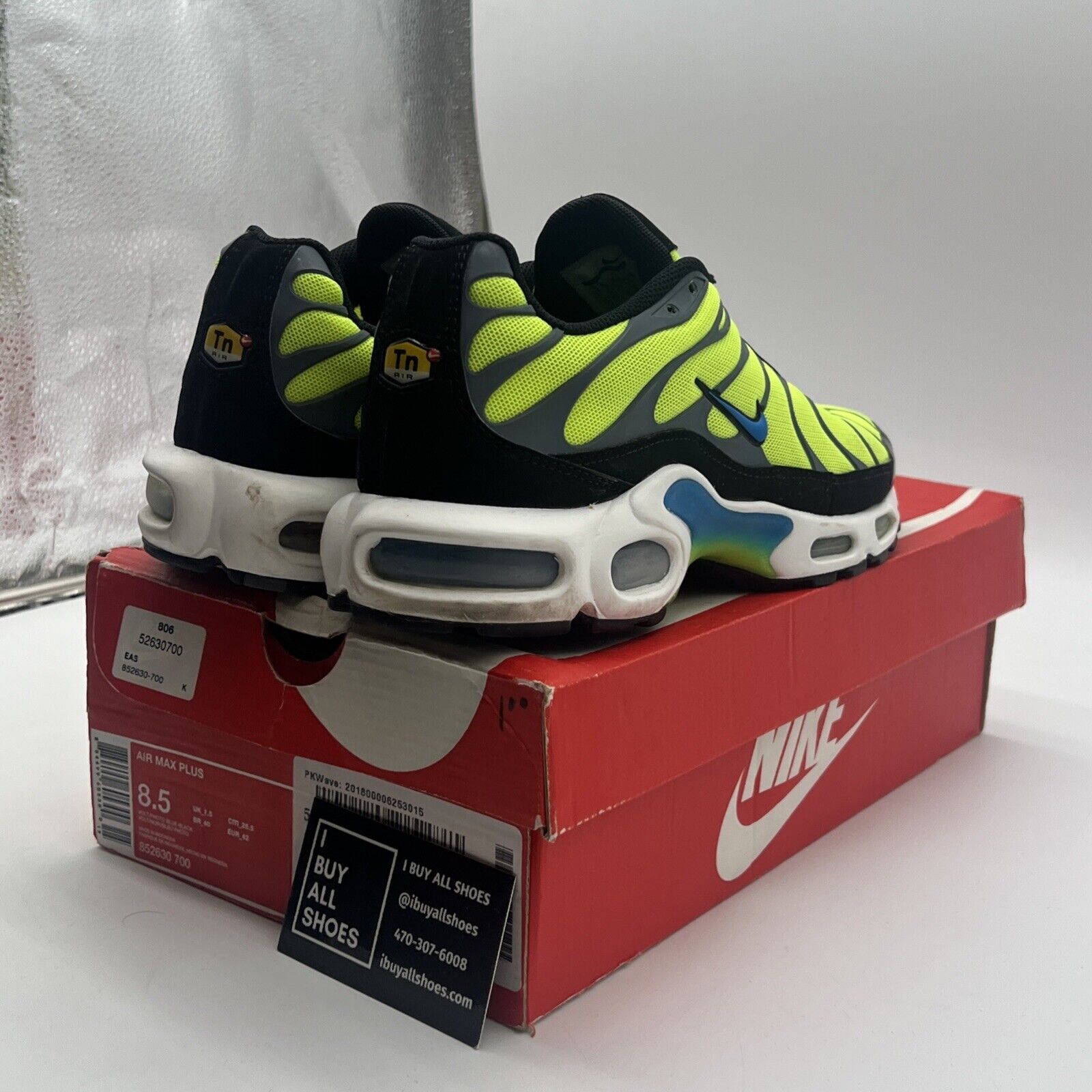 Size 8.5 - Nike Air Max Plus Volt (852620-700)