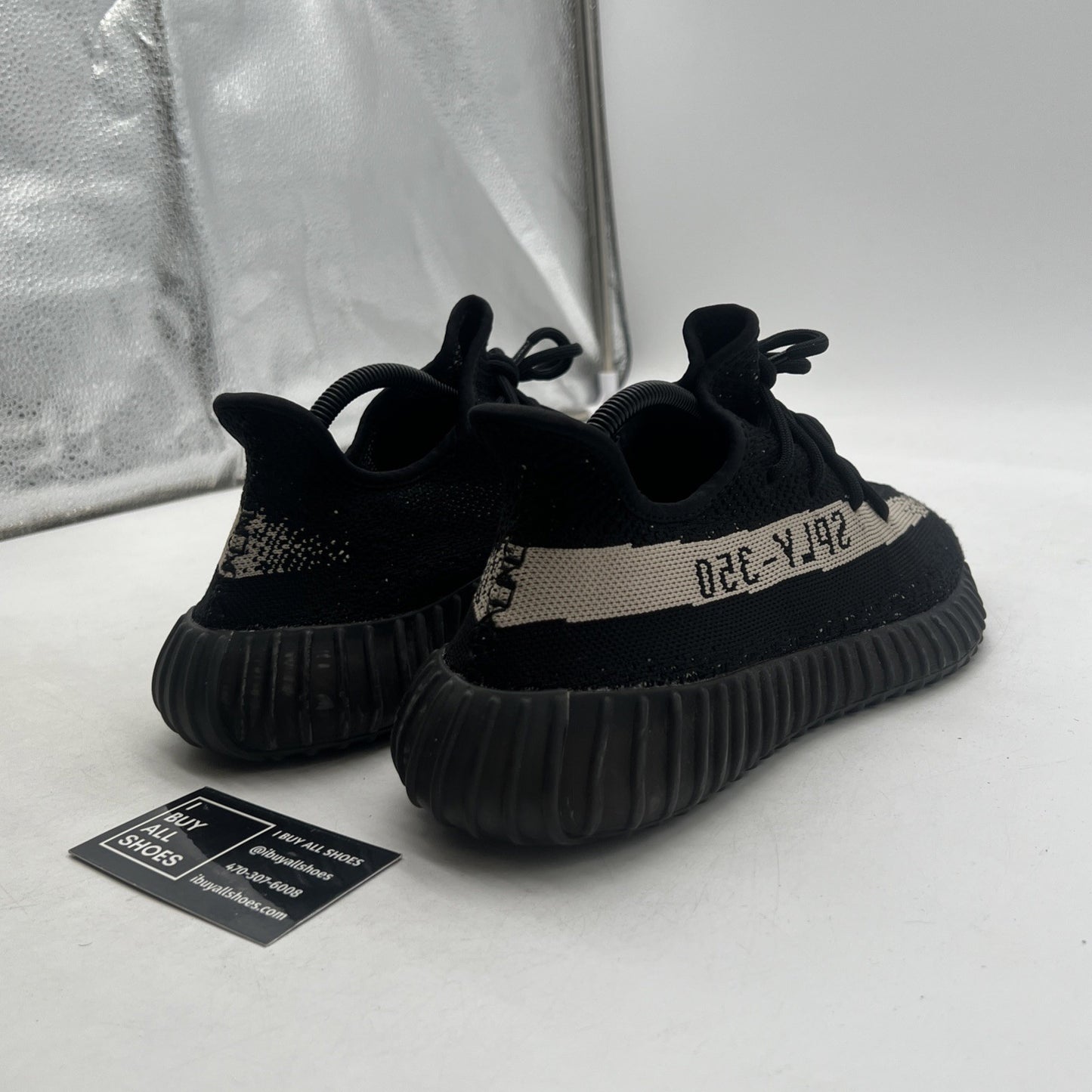 Size 9.5 - adidas Yeezy Boost 350 V2 Low Oreo (BY1604)