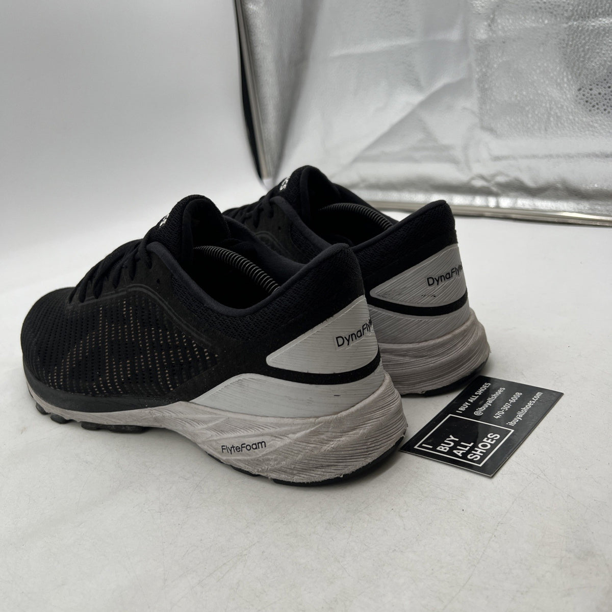 Size 11 - ASICS DynaFlyte 2 Black/White (T7D0N)