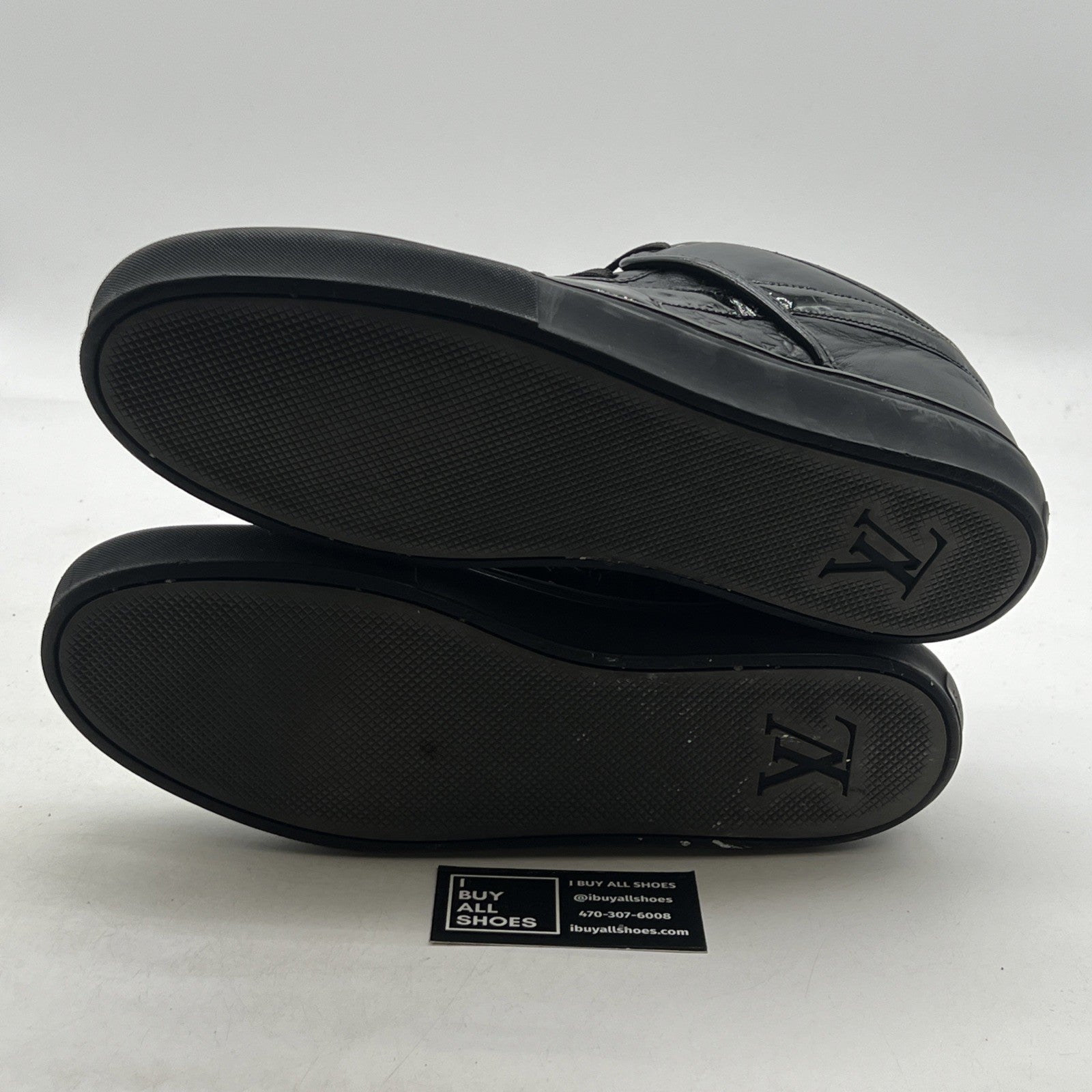 Size 11LV - LOUIS VUITTON MEN'S TOWER BLACK LEATHER LOW TOP "LV" IMPRINT