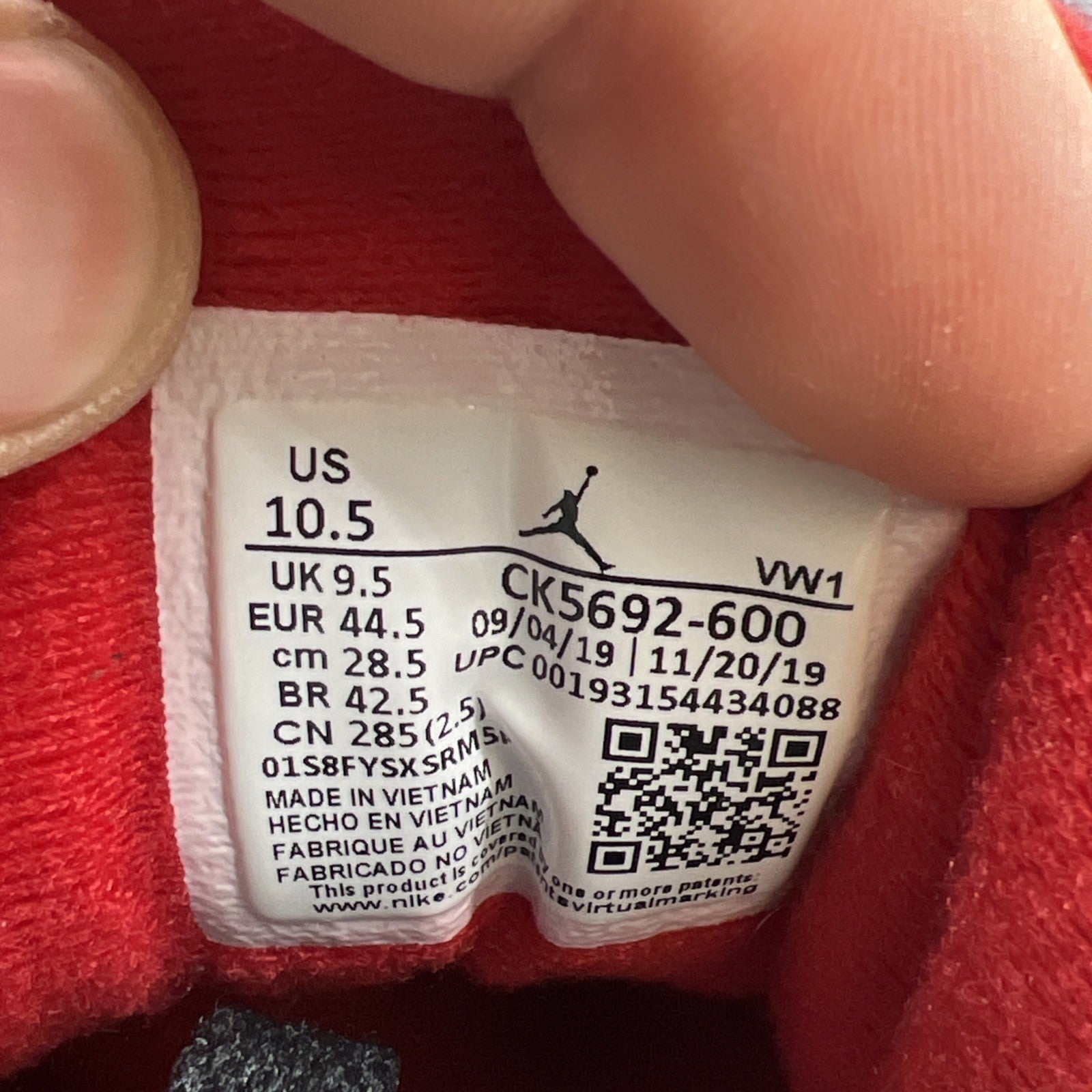 Size 10.5 - Air Jordan 3 Retro SE Mid Unite (CK5692-600)