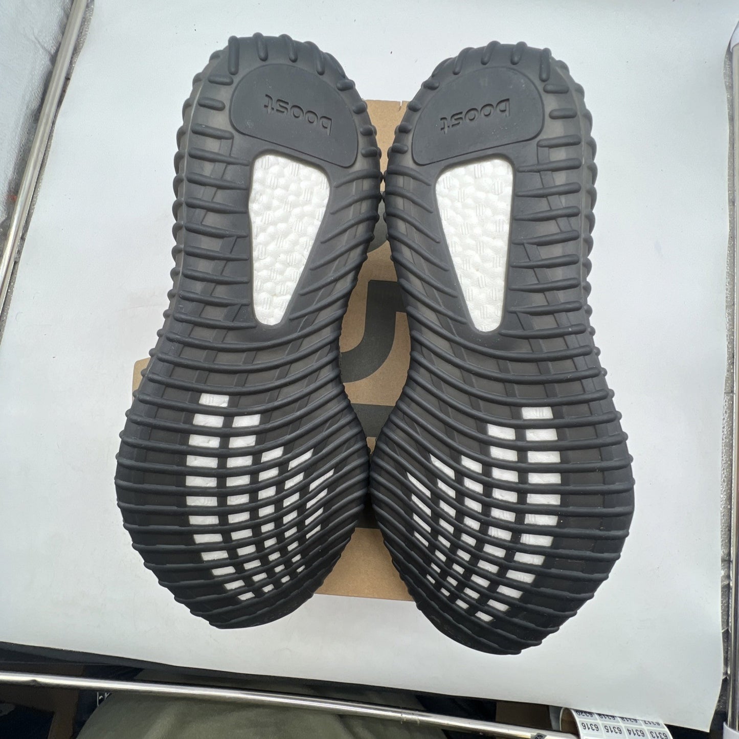 Size 11.5 - adidas Yeezy Boost 350 V2 Low Carbon Beluga (HQ7045)