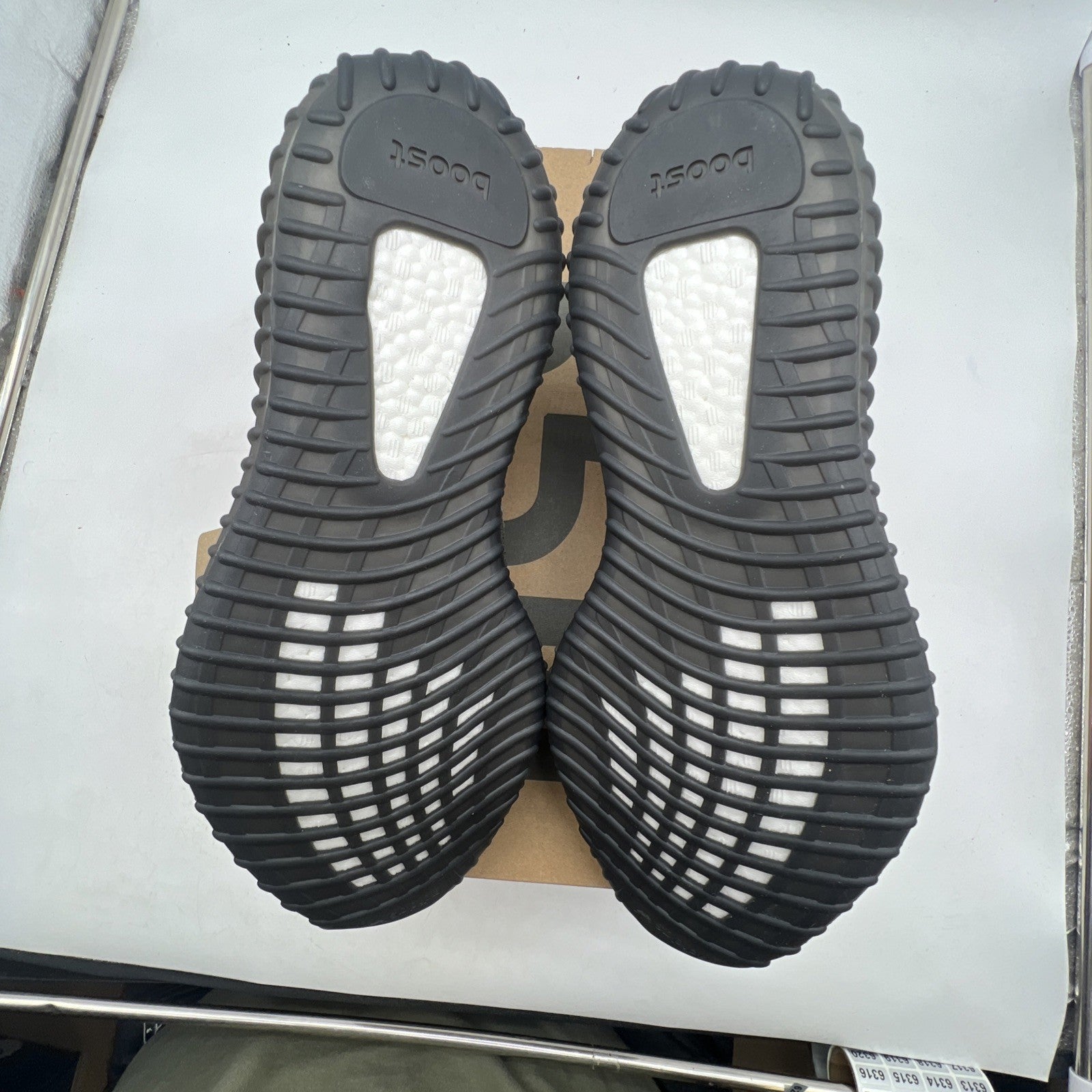 Size 11.5 - adidas Yeezy Boost 350 V2 Low Carbon Beluga (HQ7045)