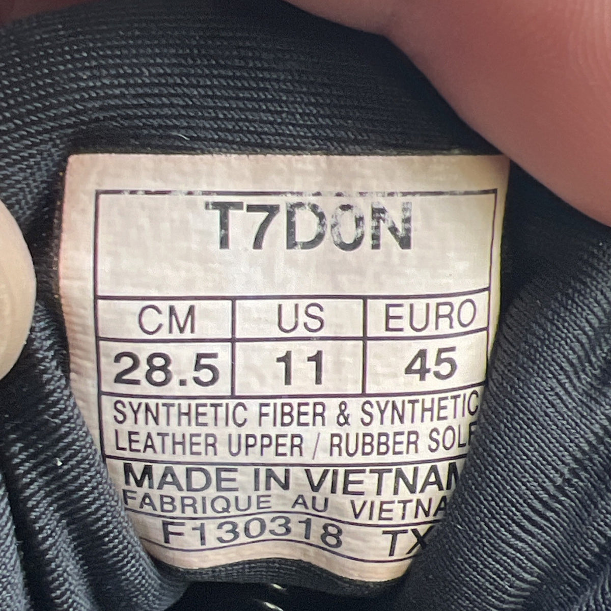 Size 11 - ASICS DynaFlyte 2 Black/White (T7D0N)