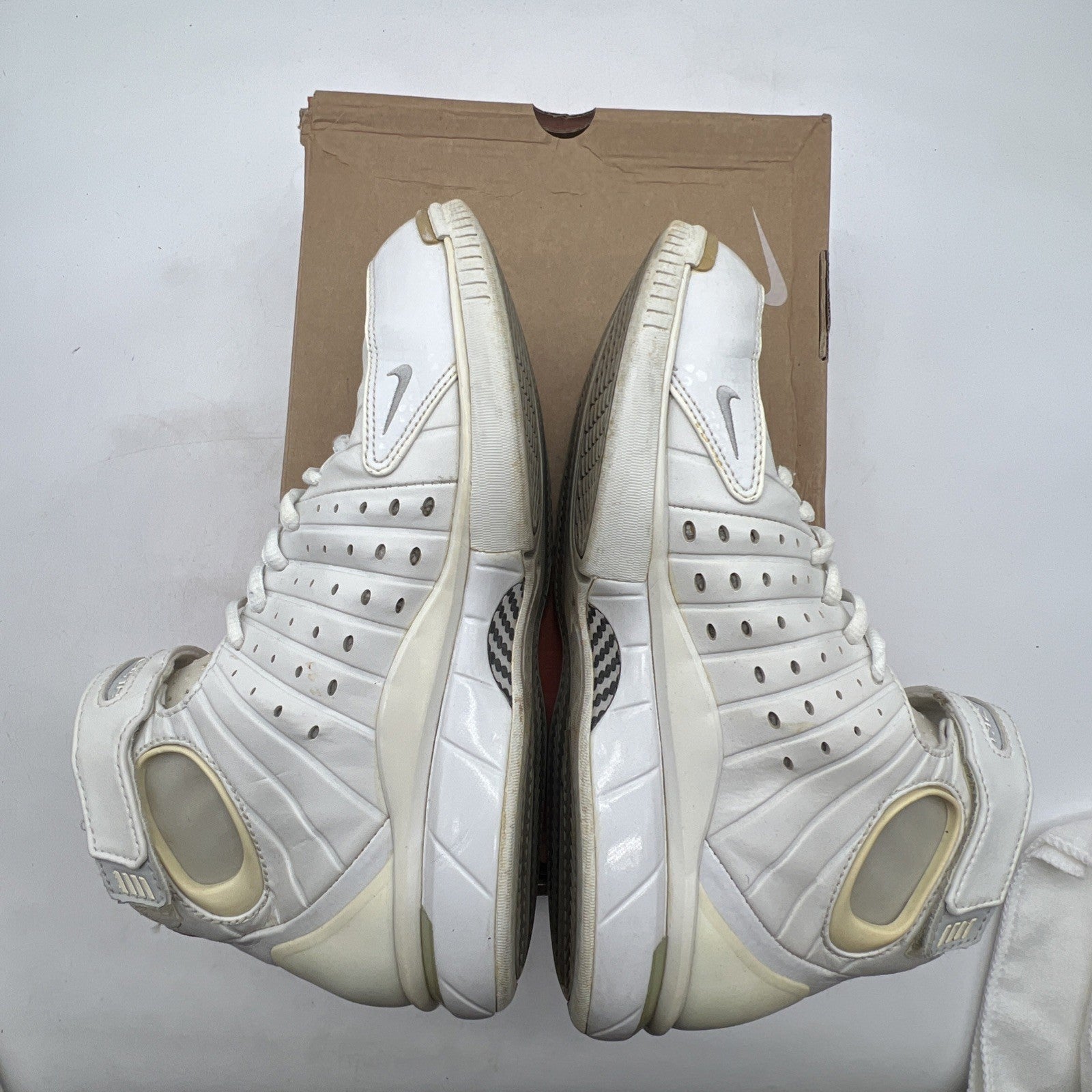 Size 7.5 - Nike Air Zoom Huarache 2K4 White (310315-111)