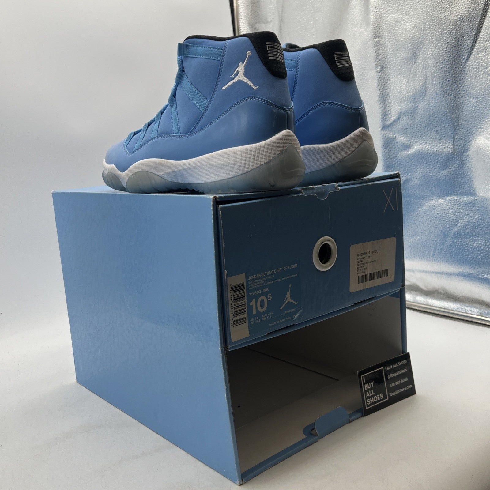 Size 10.5 - Air Jordan 11 Retro Pantone (689479-405)