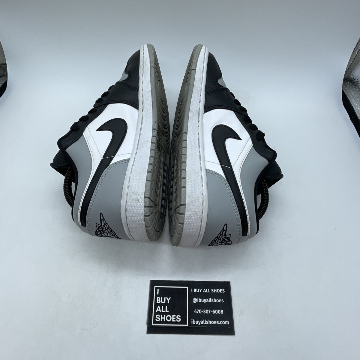 Size 8.5 - Air Jordan 1 Low Shadow Toe (553558-052)