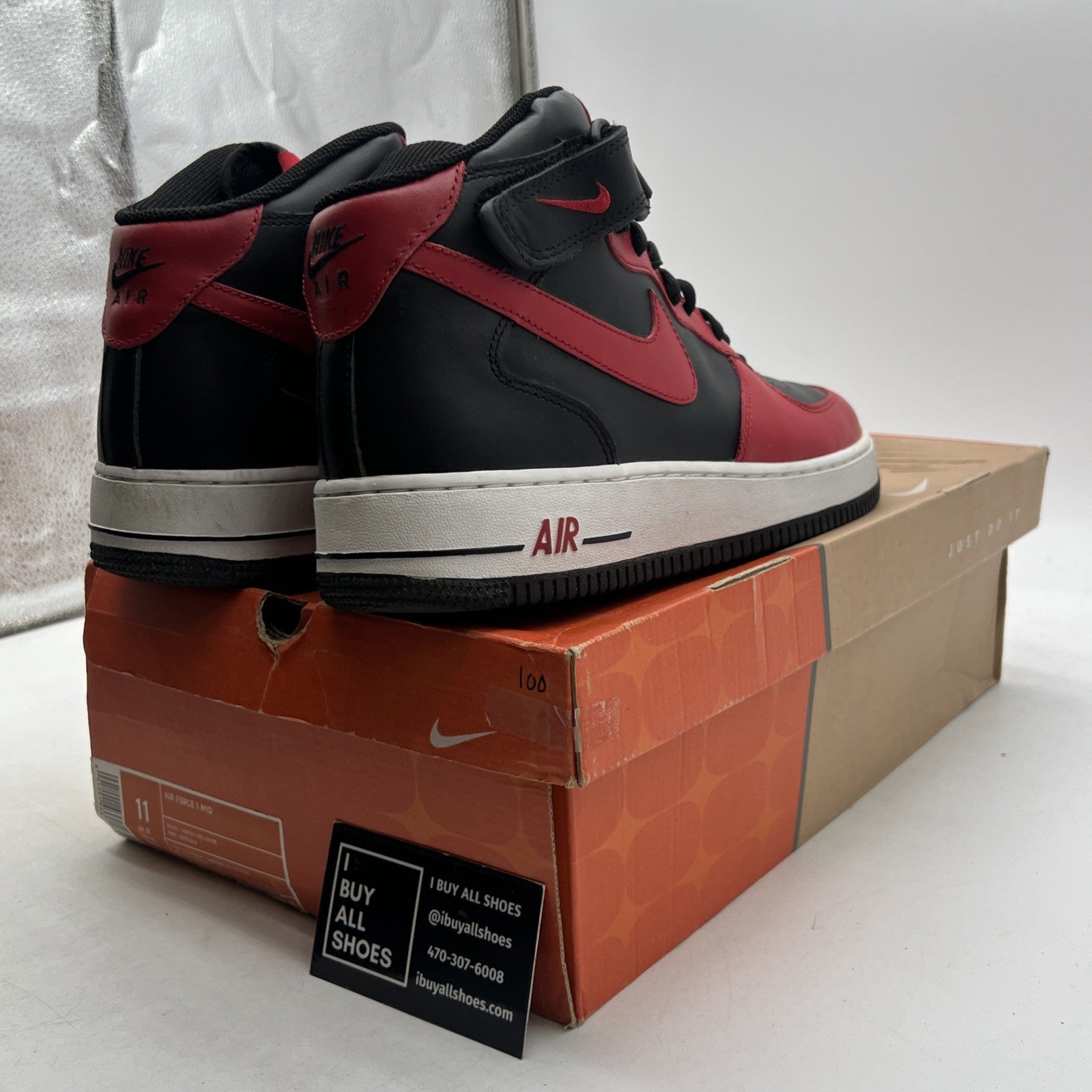 Size 11 - Nike Air Force 1 Mid Bred (306352-063)