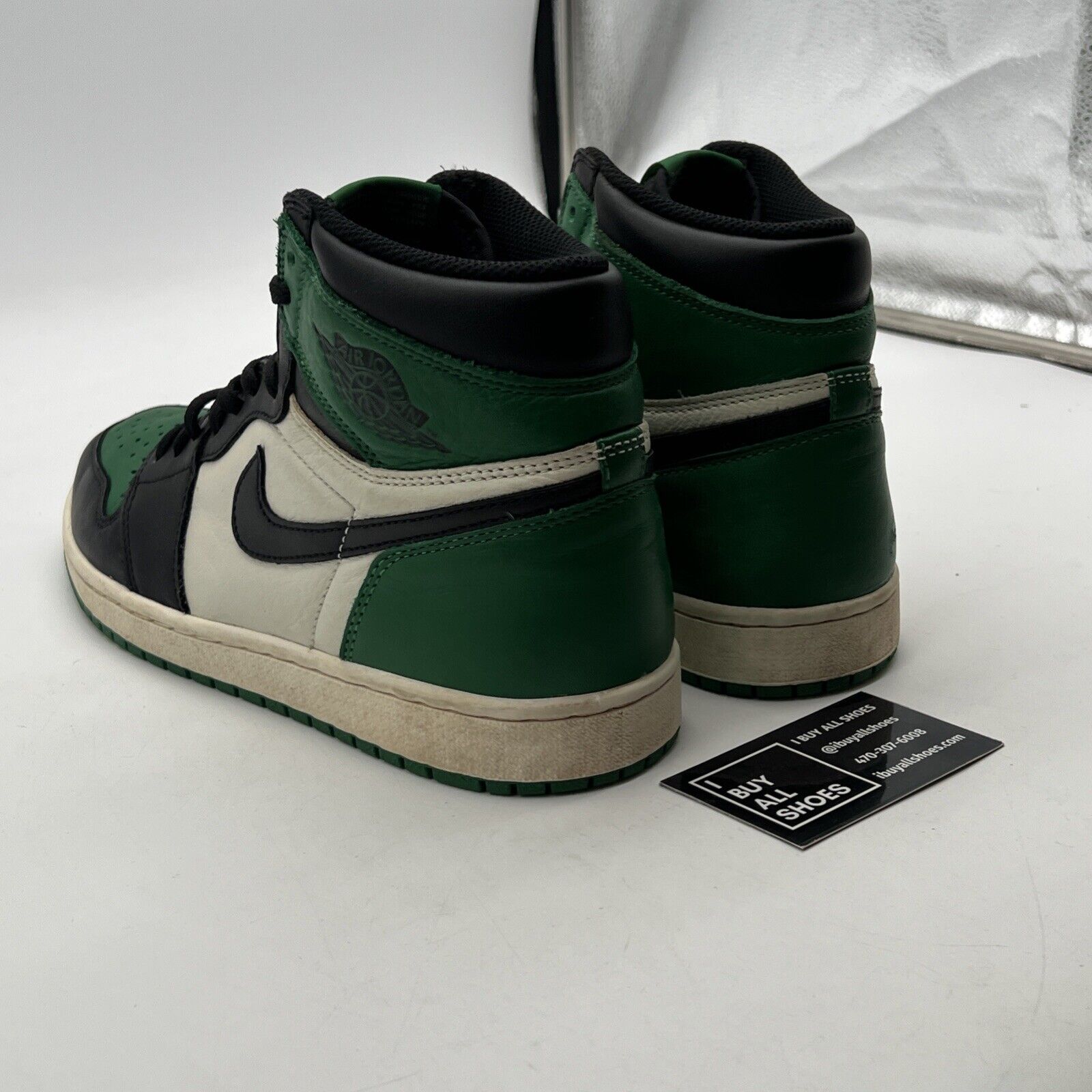 Size 10.5 - Air Jordan 1 Retro High OG Pine Green 2018 (555088-302)