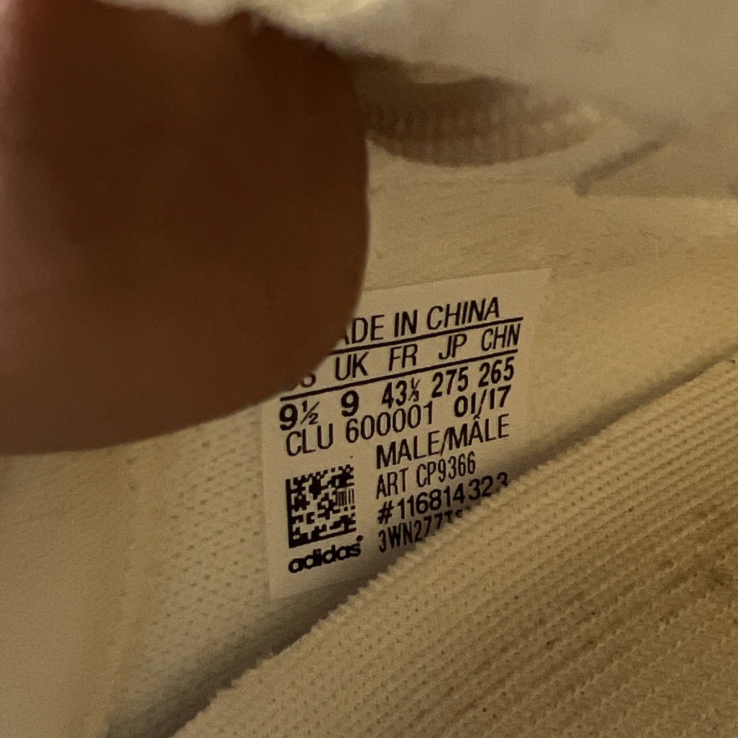 Size 9.5 - adidas Yeezy Boost 350 V2 Low Cream White / Triple White (CP9366)